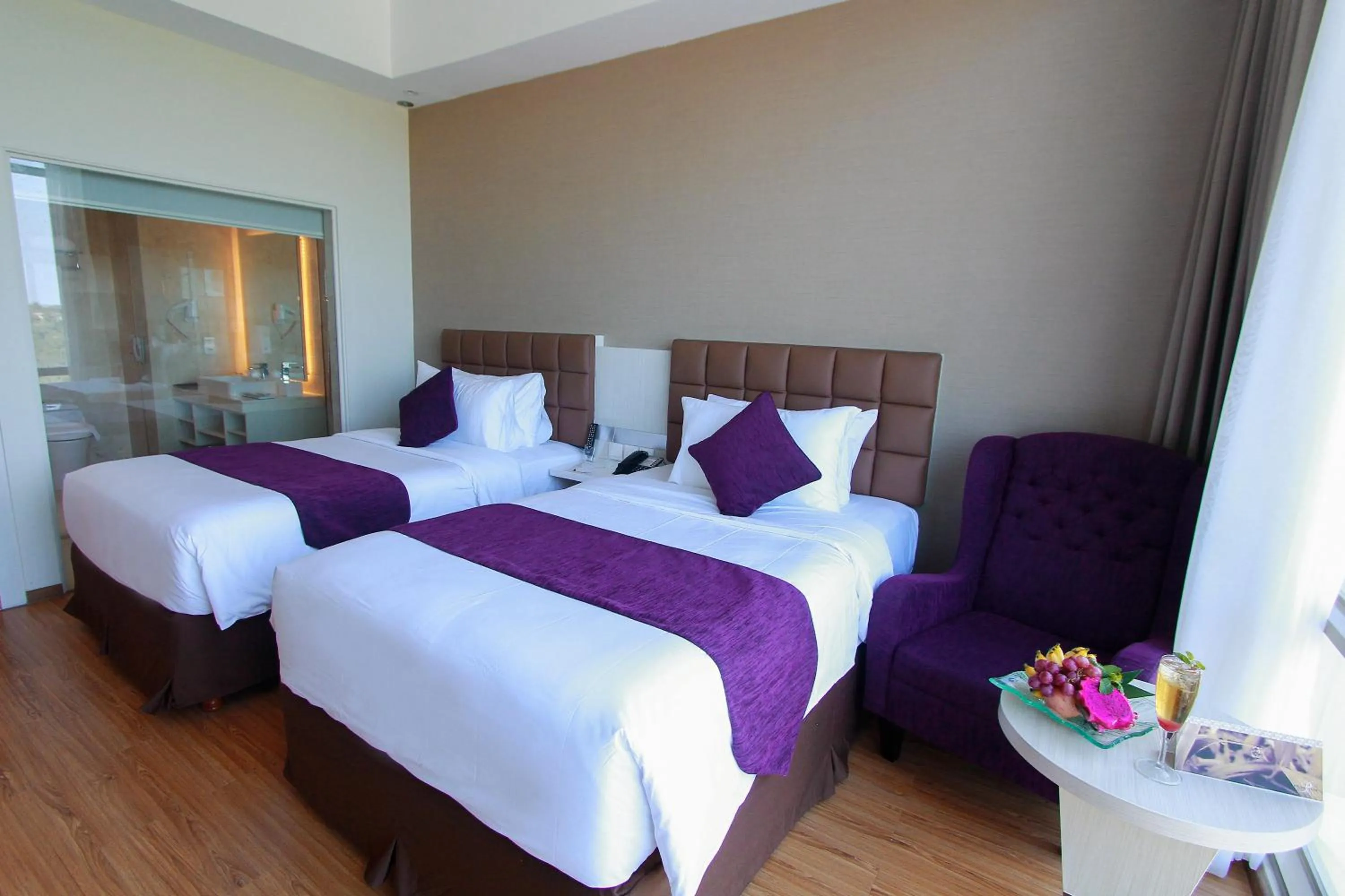 Shower, Bed in Platinum Hotel & Convention Hall Balikpapan