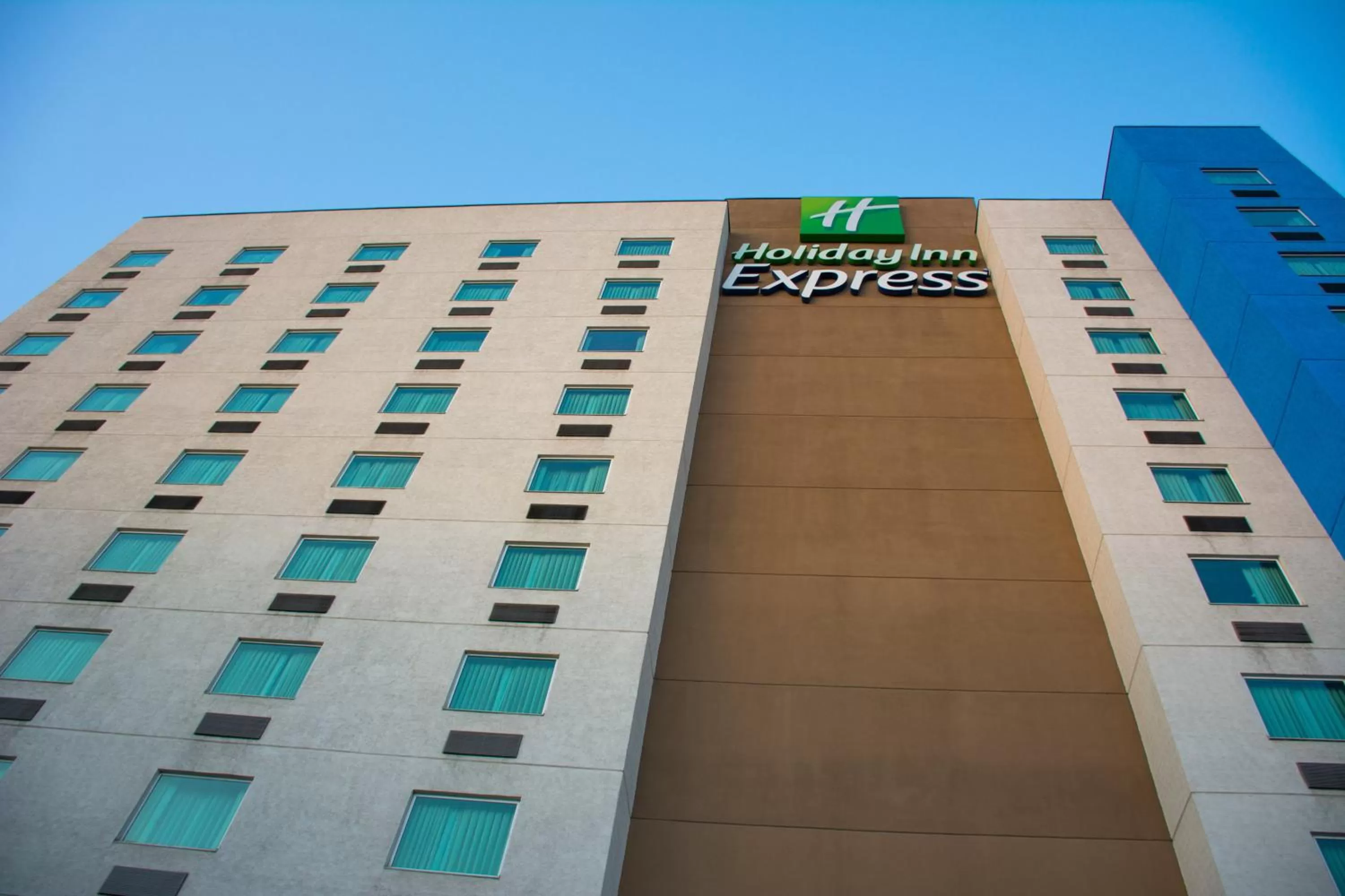 Property building in Holiday Inn Express Saltillo Zona Aeropuerto by IHG