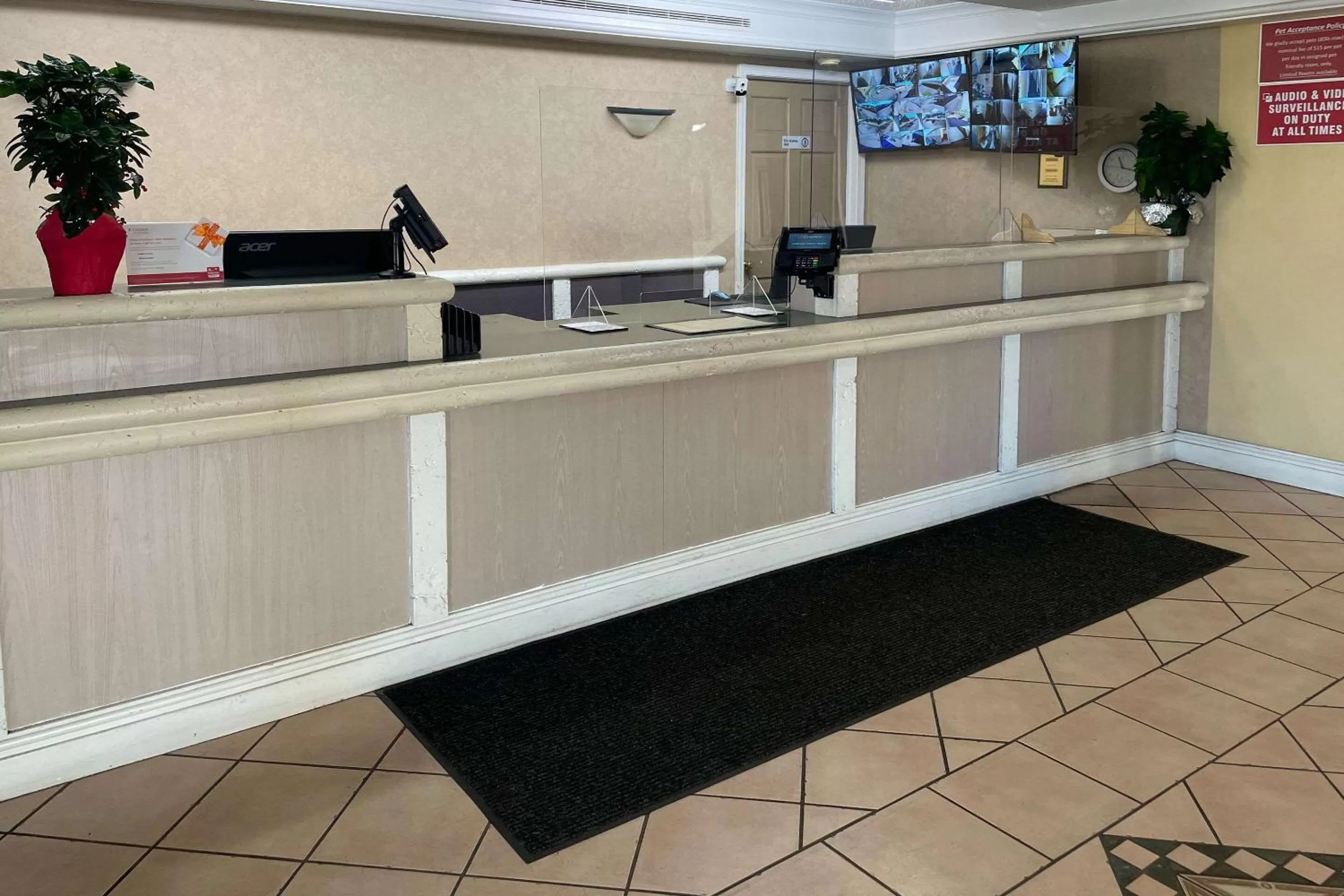 Lobby or reception in Econo Lodge Kalamazoo near Wings Stadium