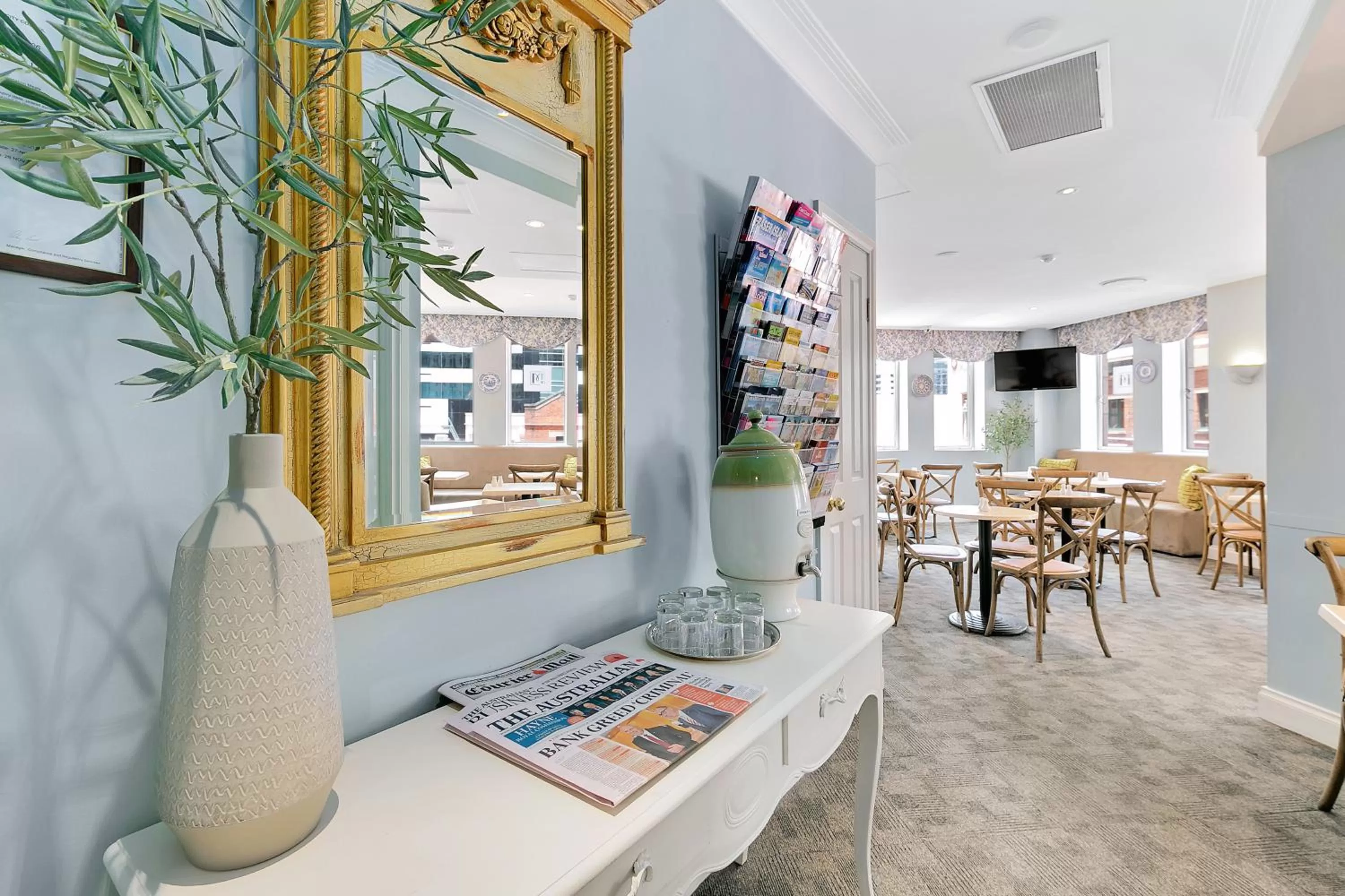 Breakfast in Manor Apartment Hotel