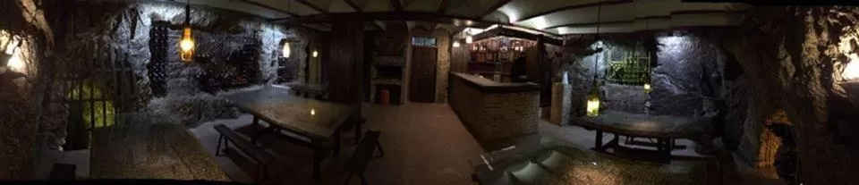 Restaurant/places to eat in Hotel Rural La Enoteca del Marques