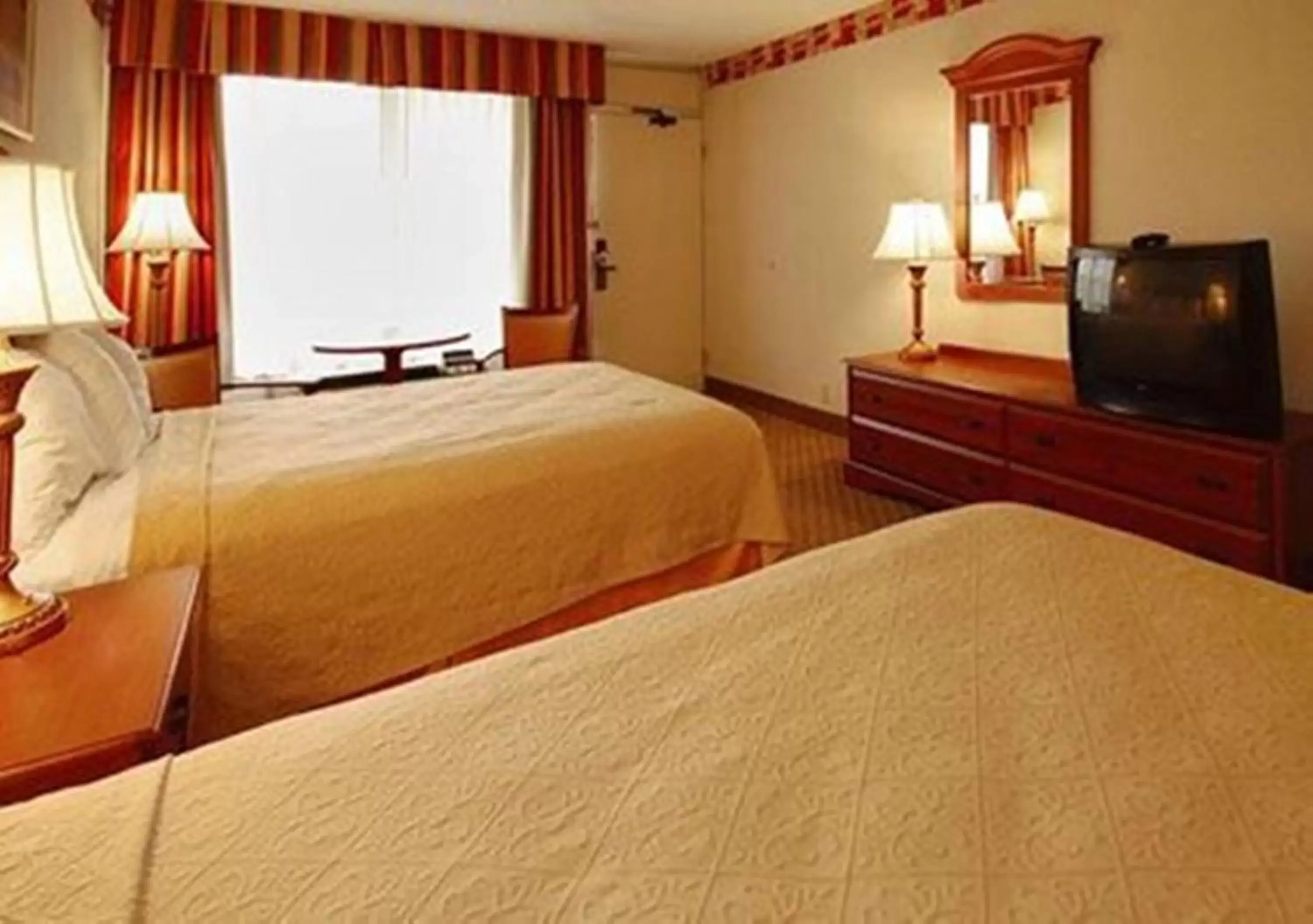 Double Room with Two Double Beds - Non-Smoking in Baymont by Wyndham Walterboro Double Room with Two Double Beds - Non-Smoking in Baymont by Wyndham Walterboro