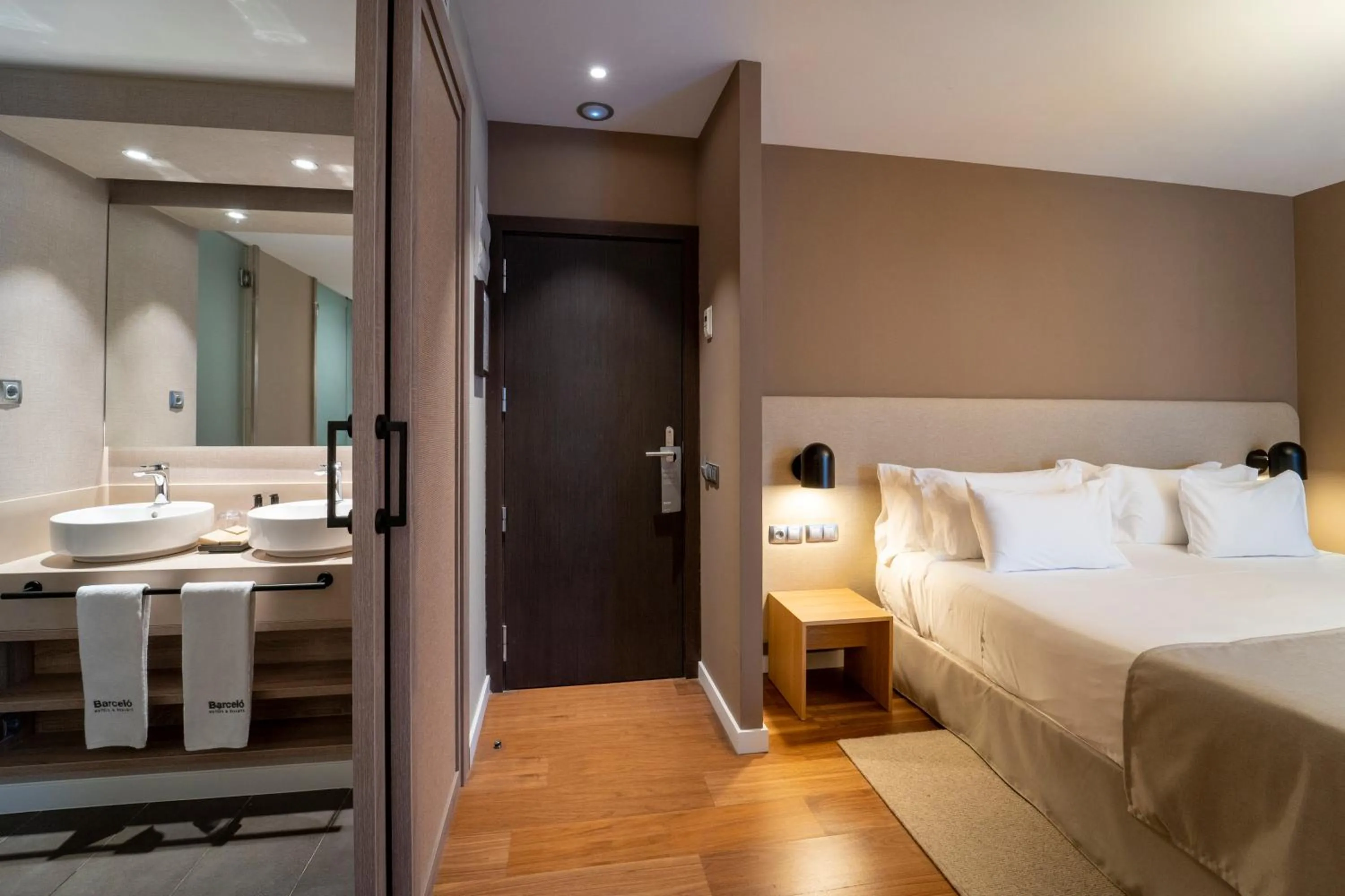 Bed in Barceló Oviedo Cervantes