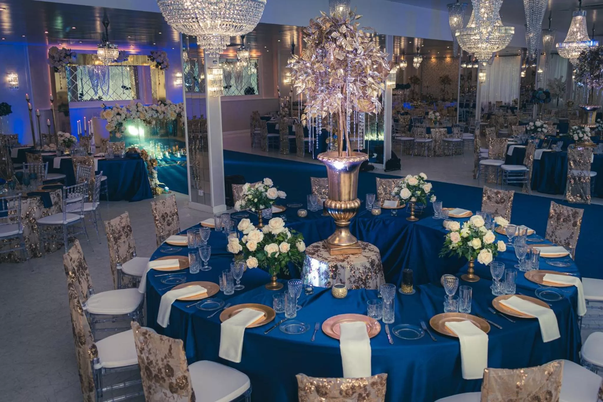 Restaurant/Places to Eat in Complex Baroto