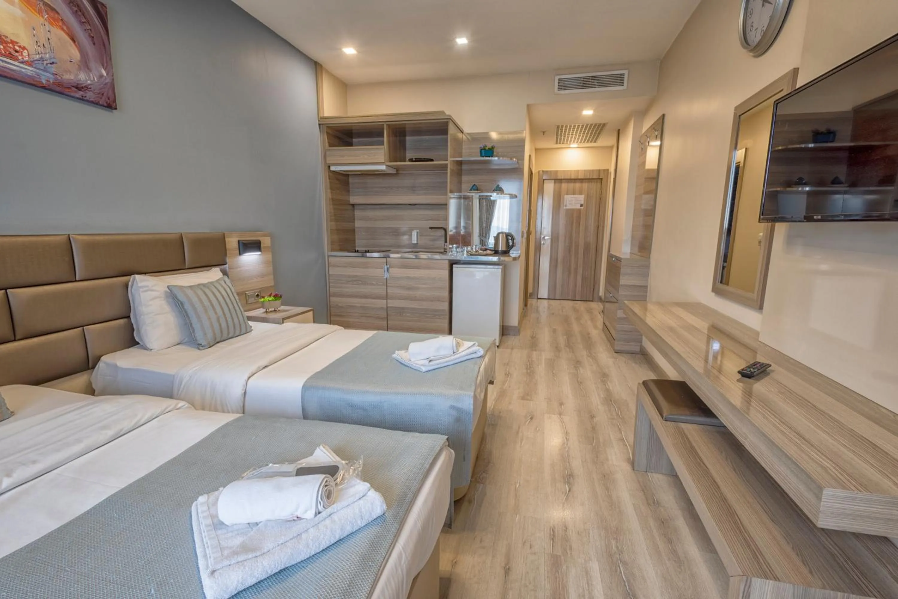 Bed in My House N5 Suites Hotel