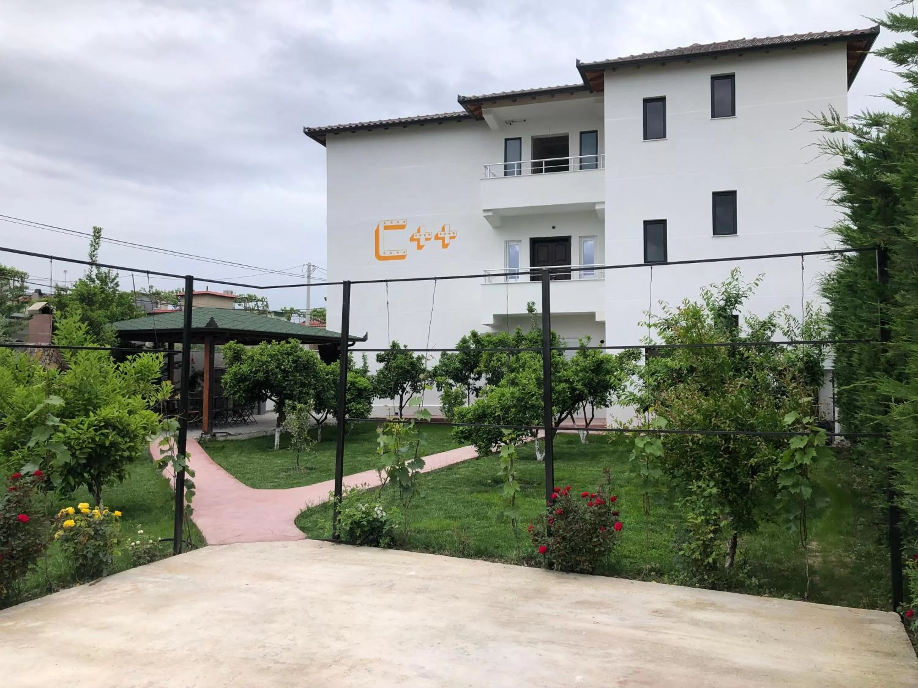 Property Building in Vila C++