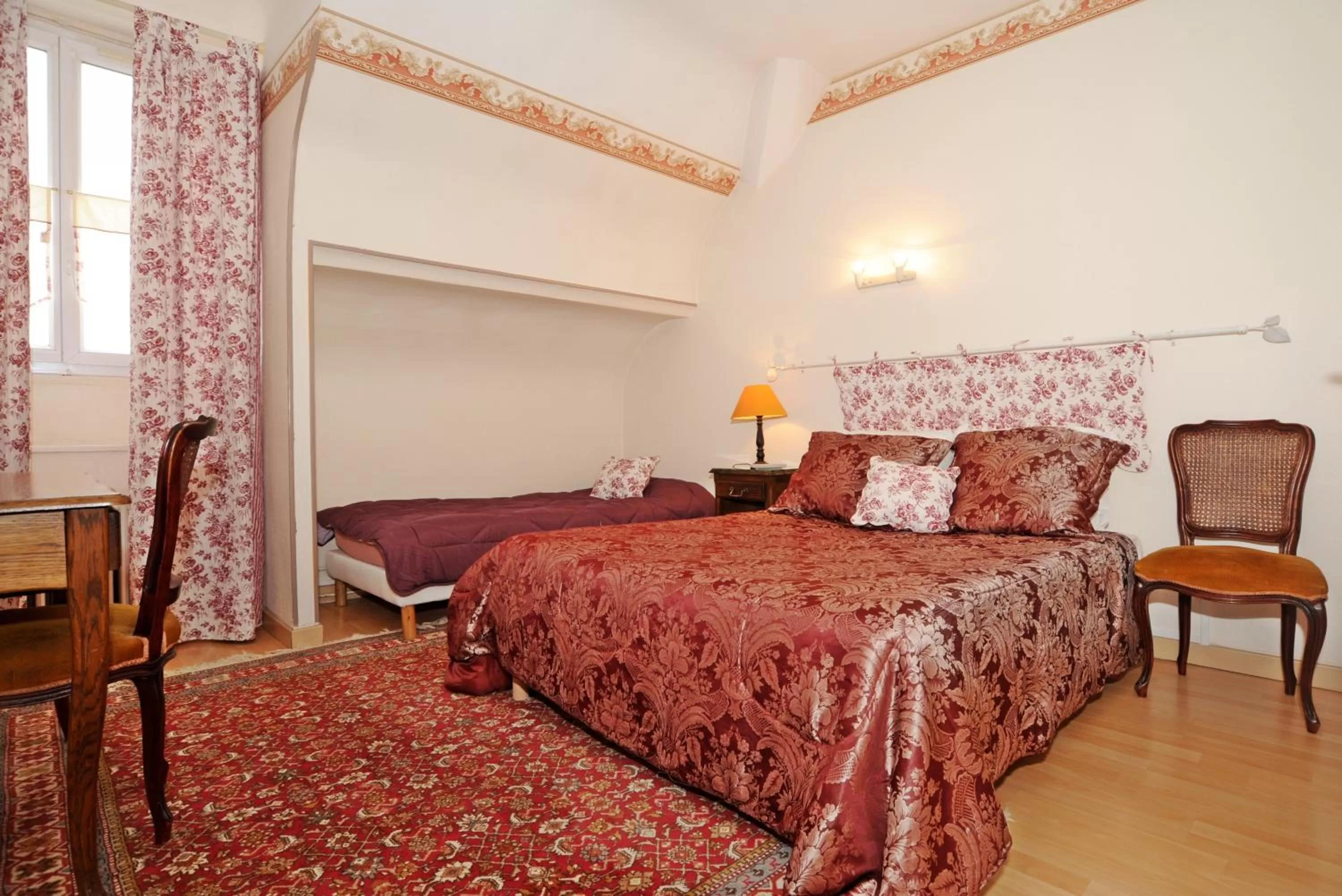 Day, Bed in Hotel La Tour