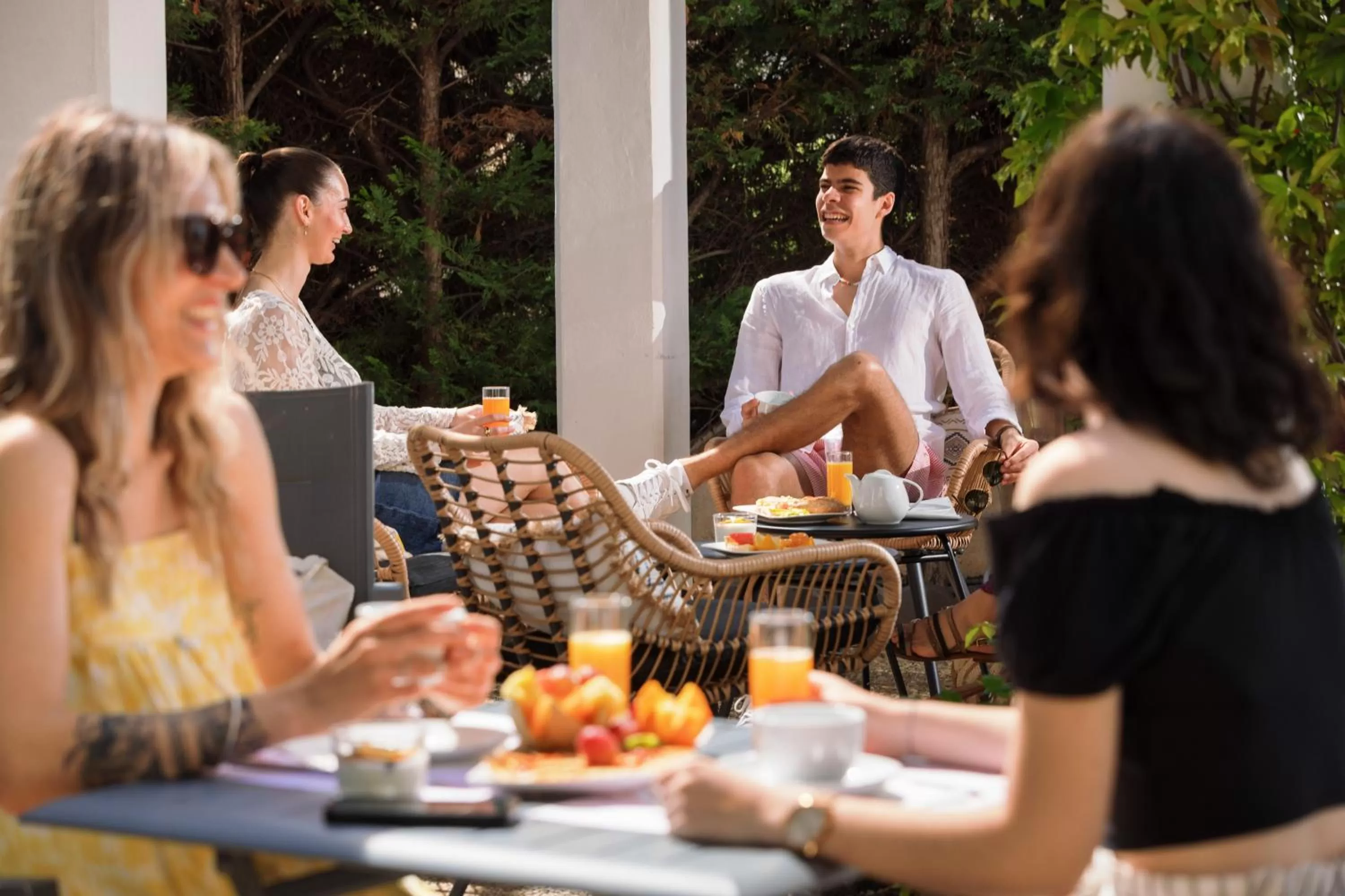 People in Best Western Hôtel des Orangers Cannes