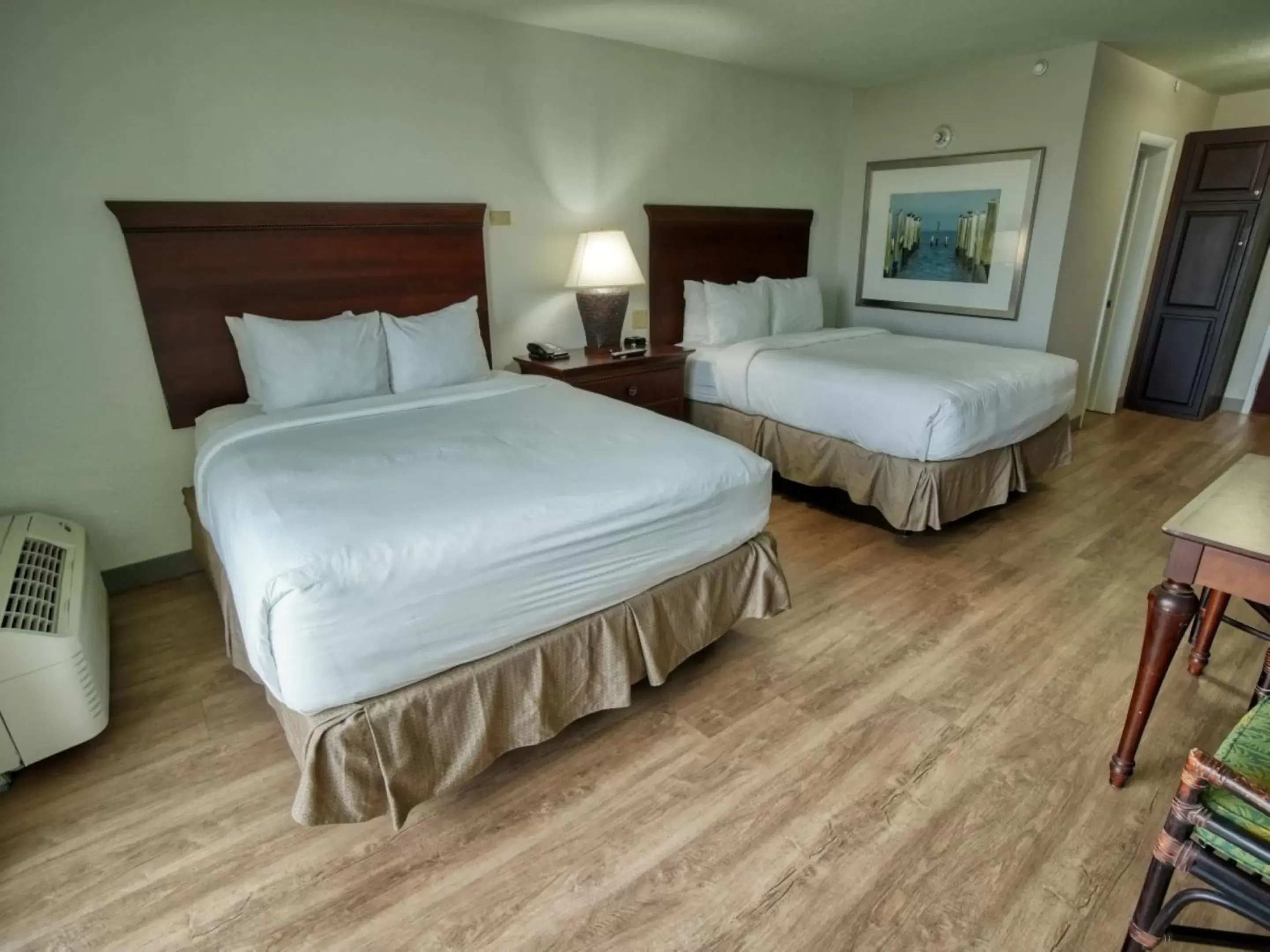 Queen Room with Two Queen Beds - Non-Smoking in Treasure Island Hotel and Marina Queen Room with Two Queen Beds - Non-Smoking in Treasure Island Hotel and Marina