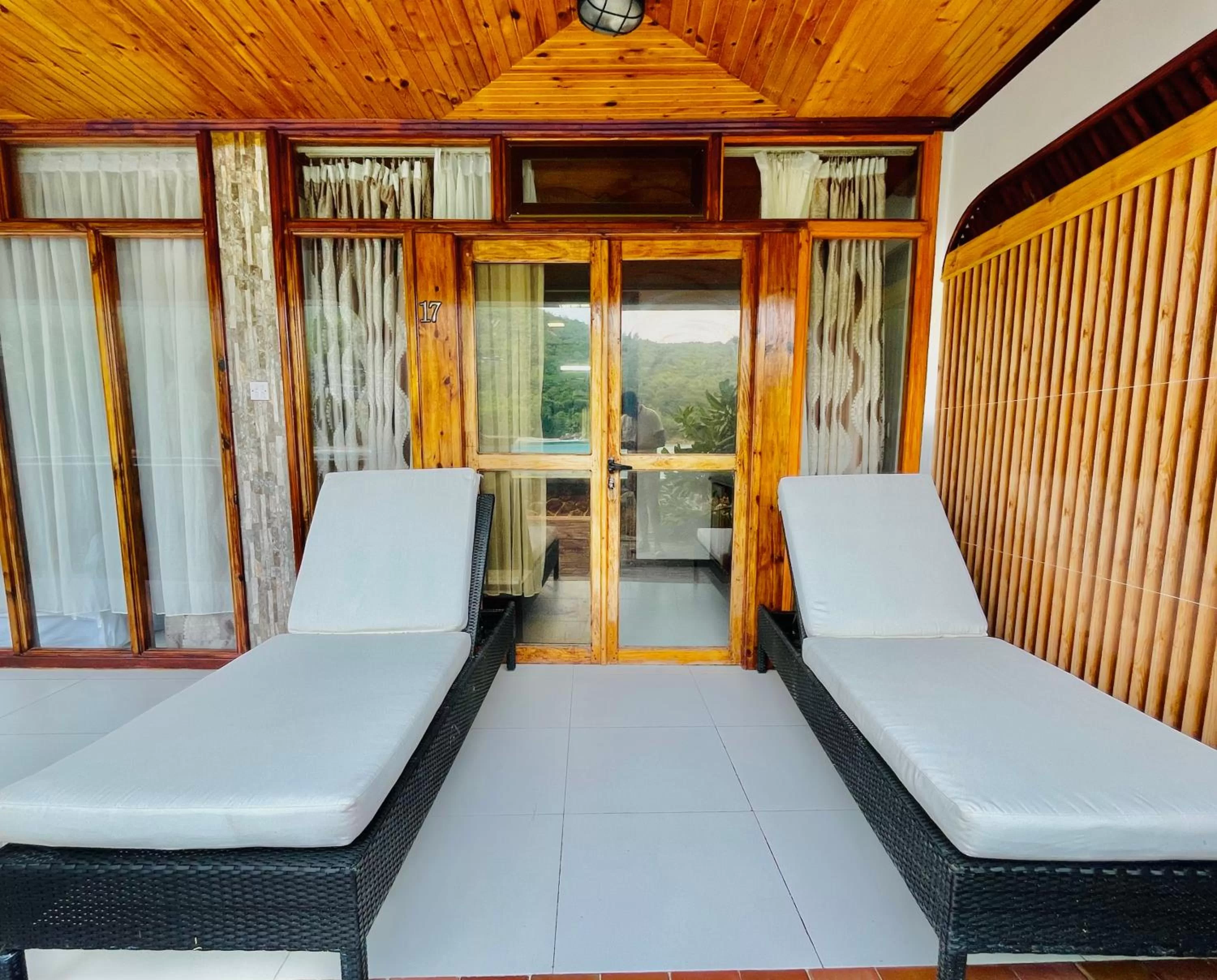 Balcony/Terrace, Bed in Villa Chez Batista