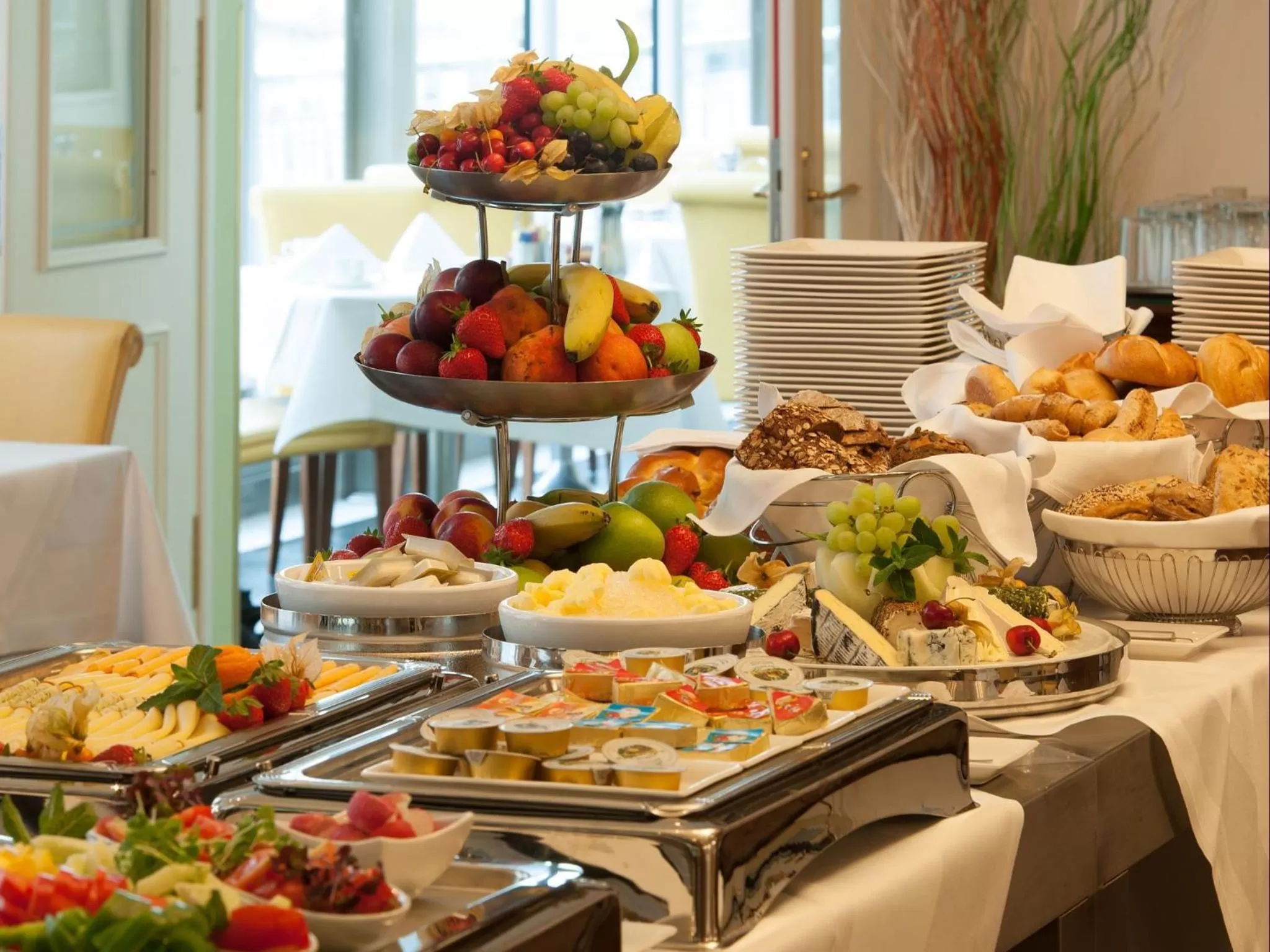 Buffet breakfast in Hotel Ambassador