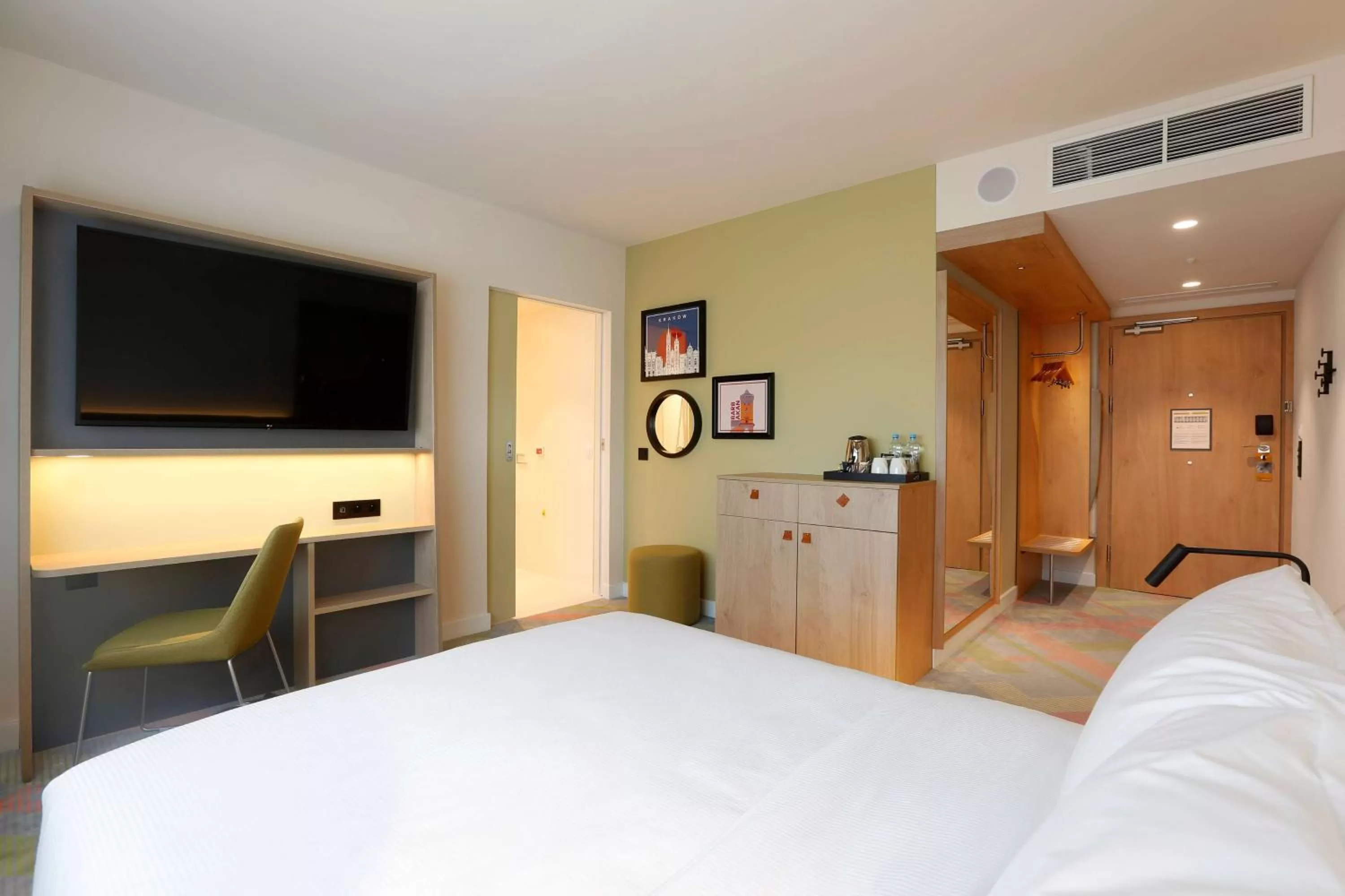 Bedroom, Bed in Hampton by Hilton Krakow Airport
