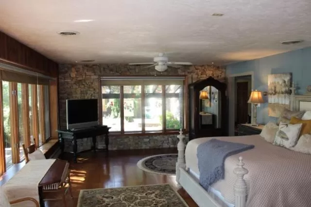 Bedroom, Bed in The Inn at White Oak