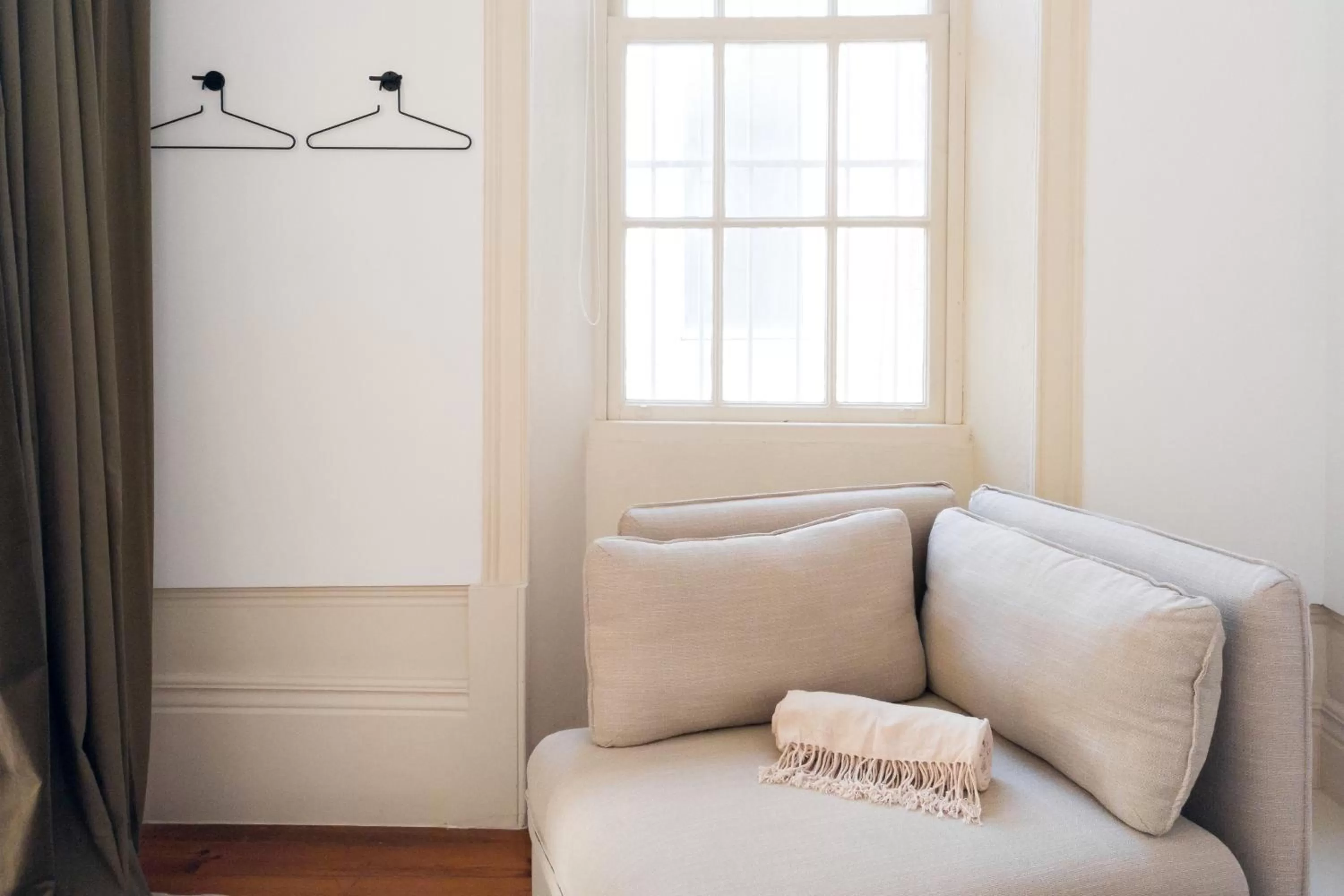 Seating Area in Alameda Suites @ Porto River