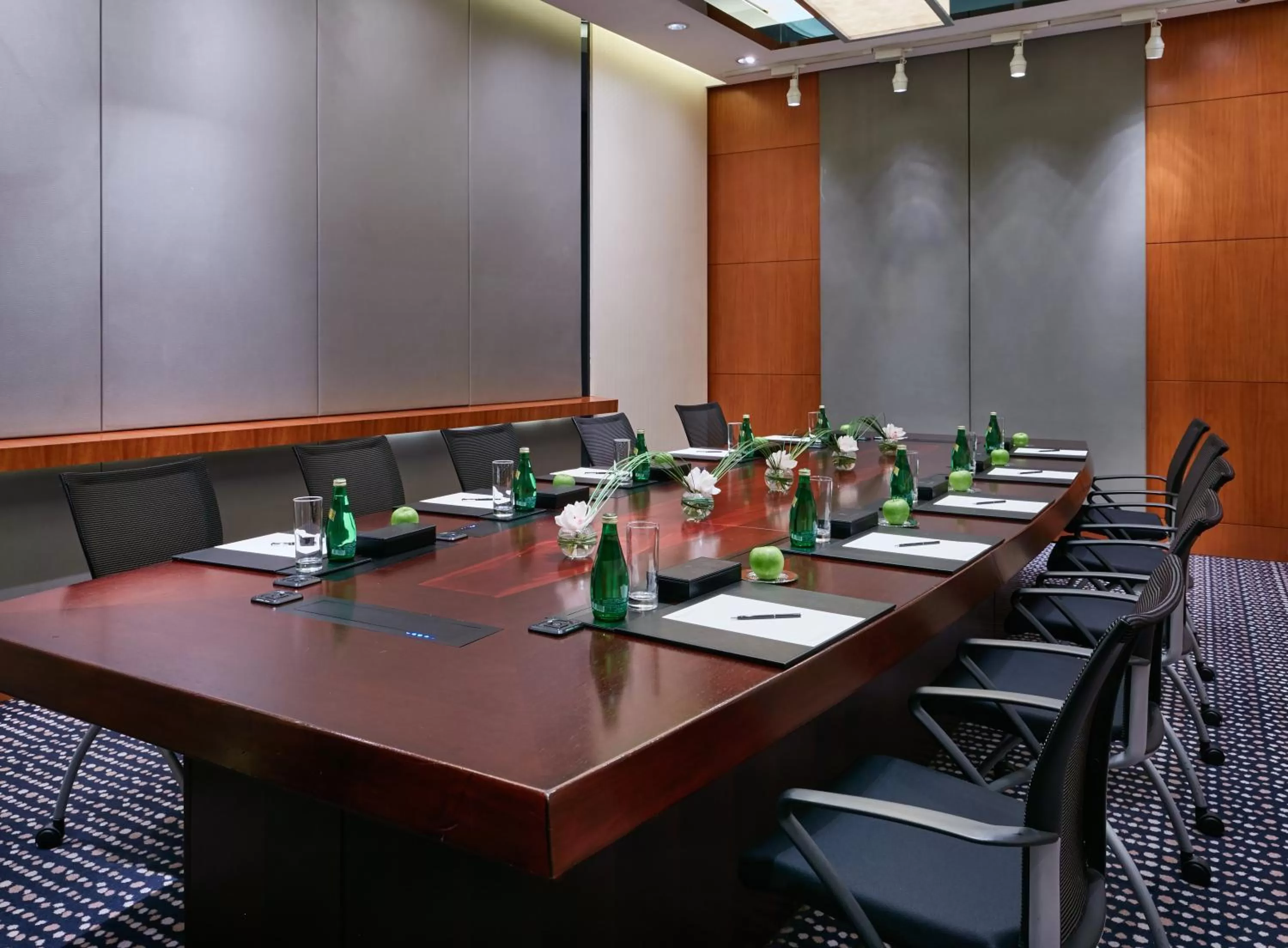 Meeting/conference room in InterContinental Hangzhou ICC by IHG