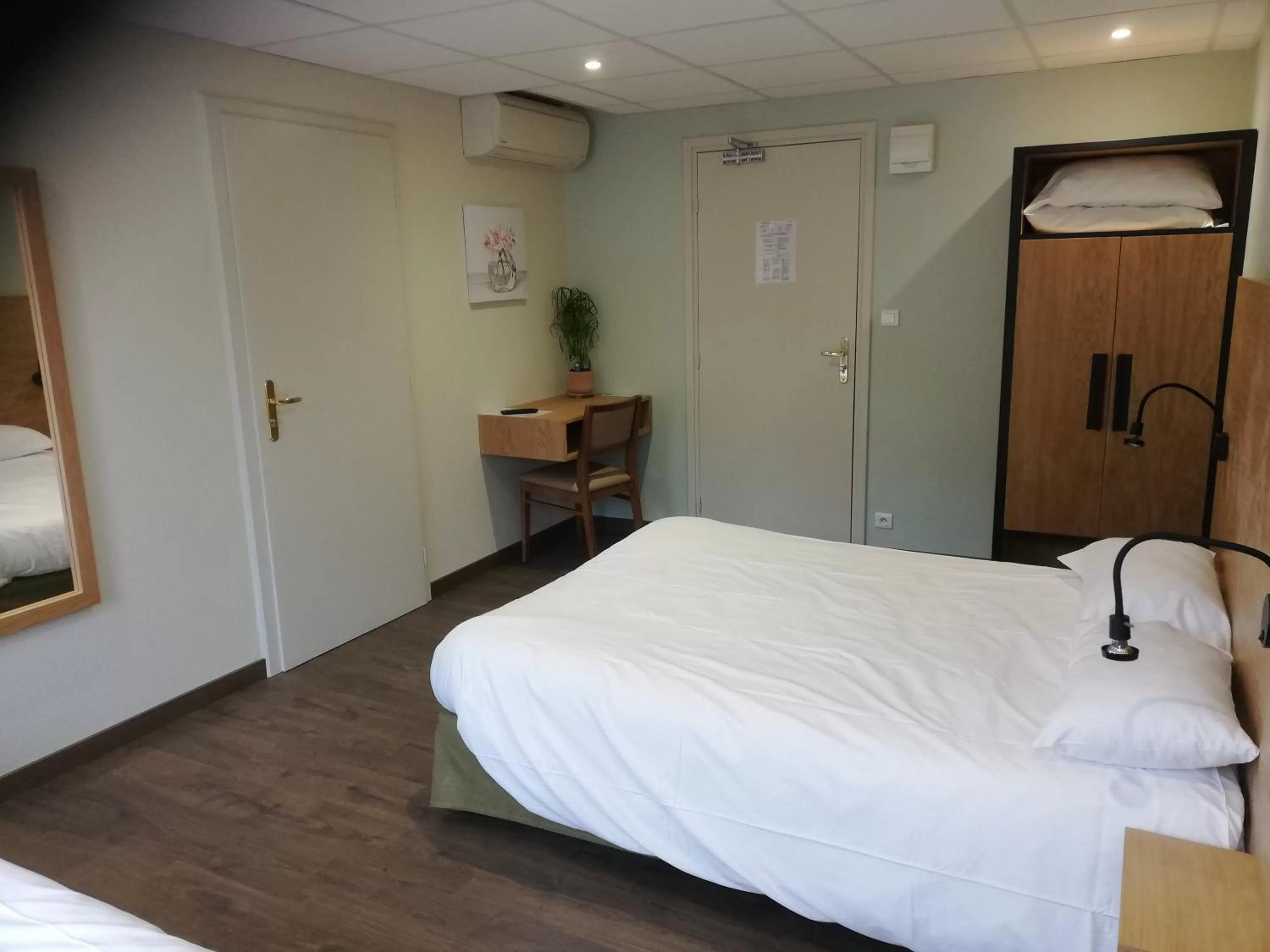 Bed in Hôtel Restaurant Le Moschenross