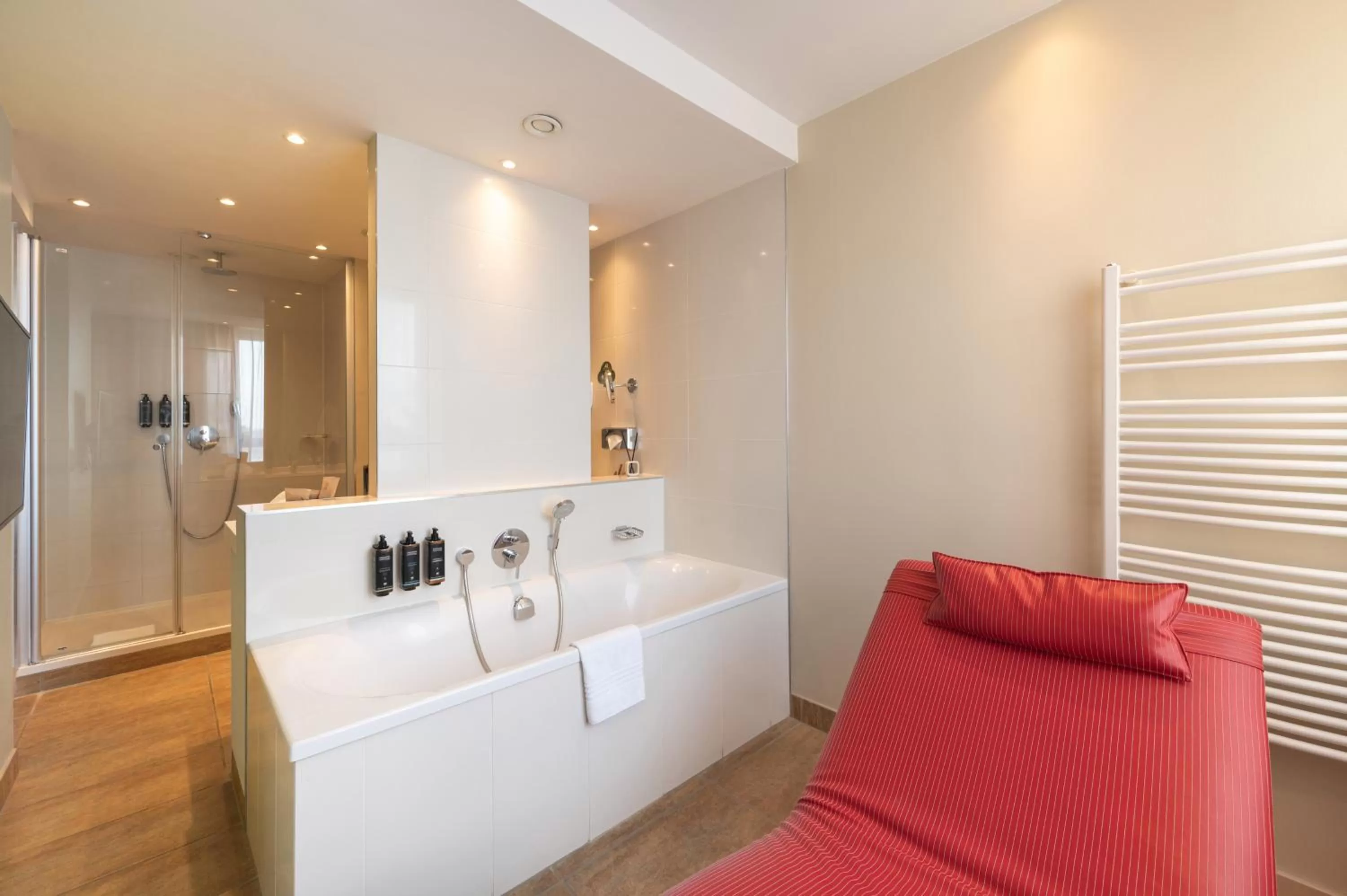 Shower in Mercure Warszawa Grand