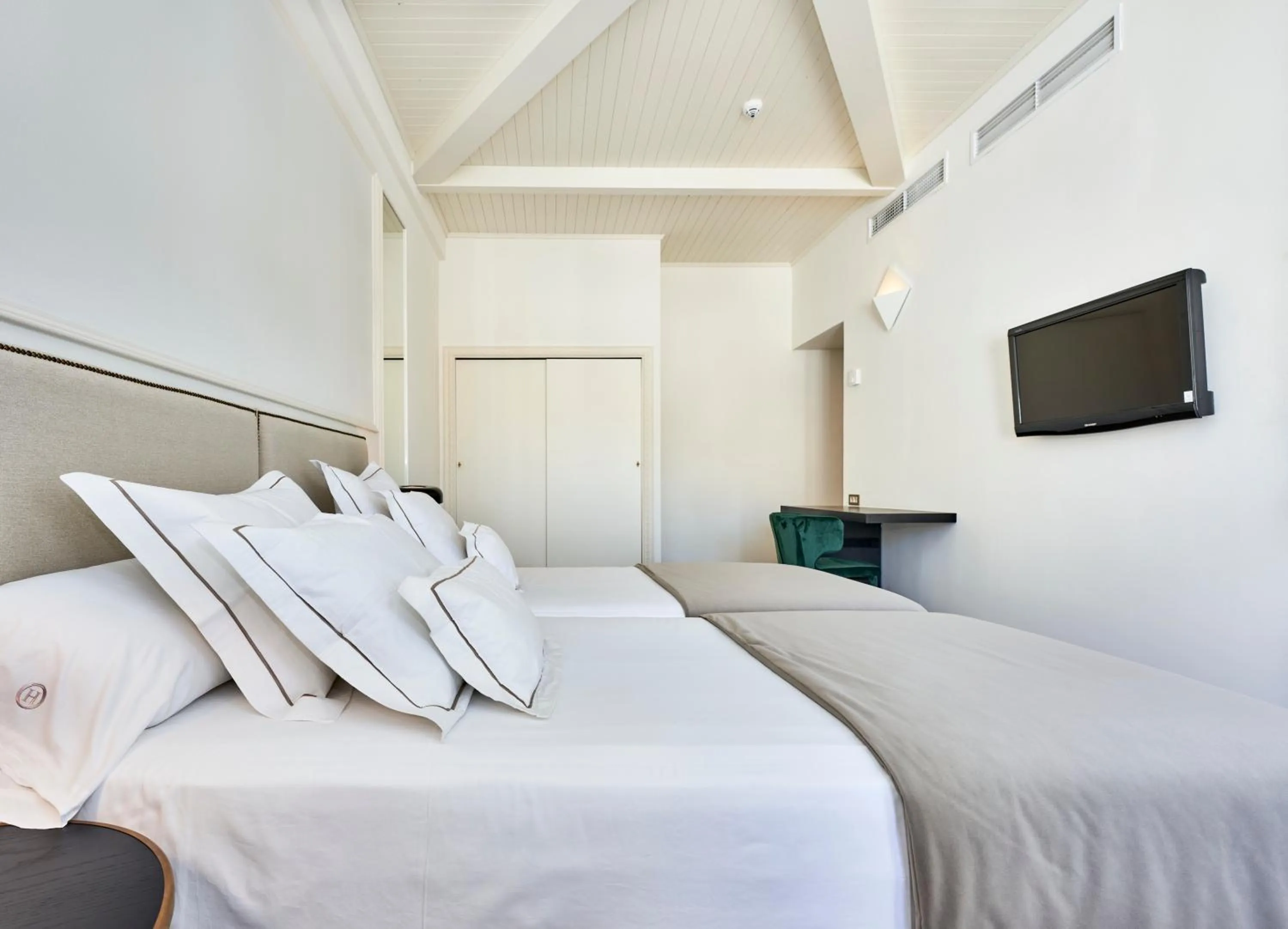 Bed in Hoposa Daina- Adults Only