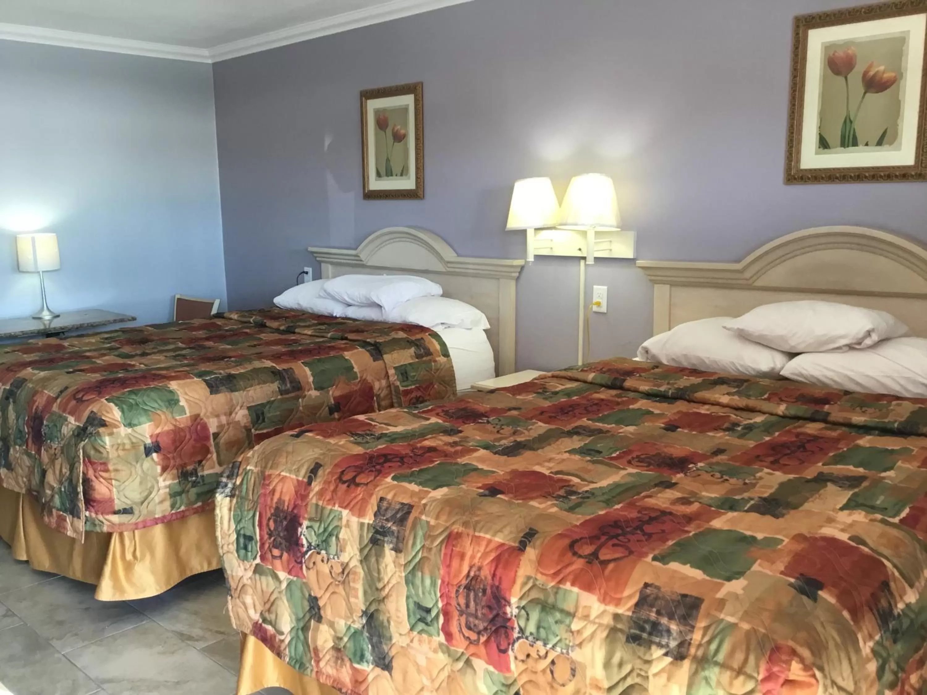 Bedroom, Bed in Budget Inn Plainview