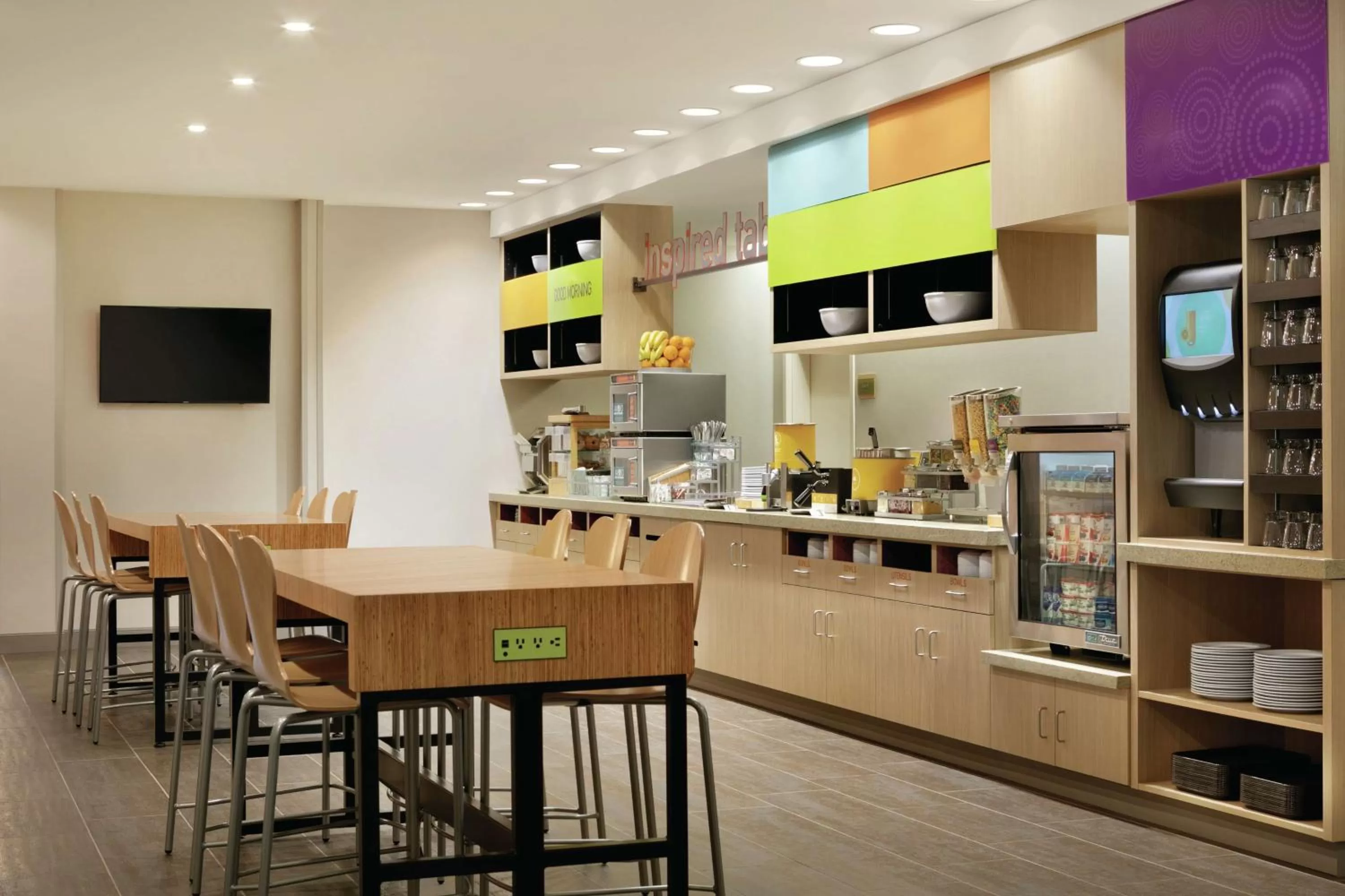 Dining area in Home2 Suites By Hilton Williamsville Buffalo Airport