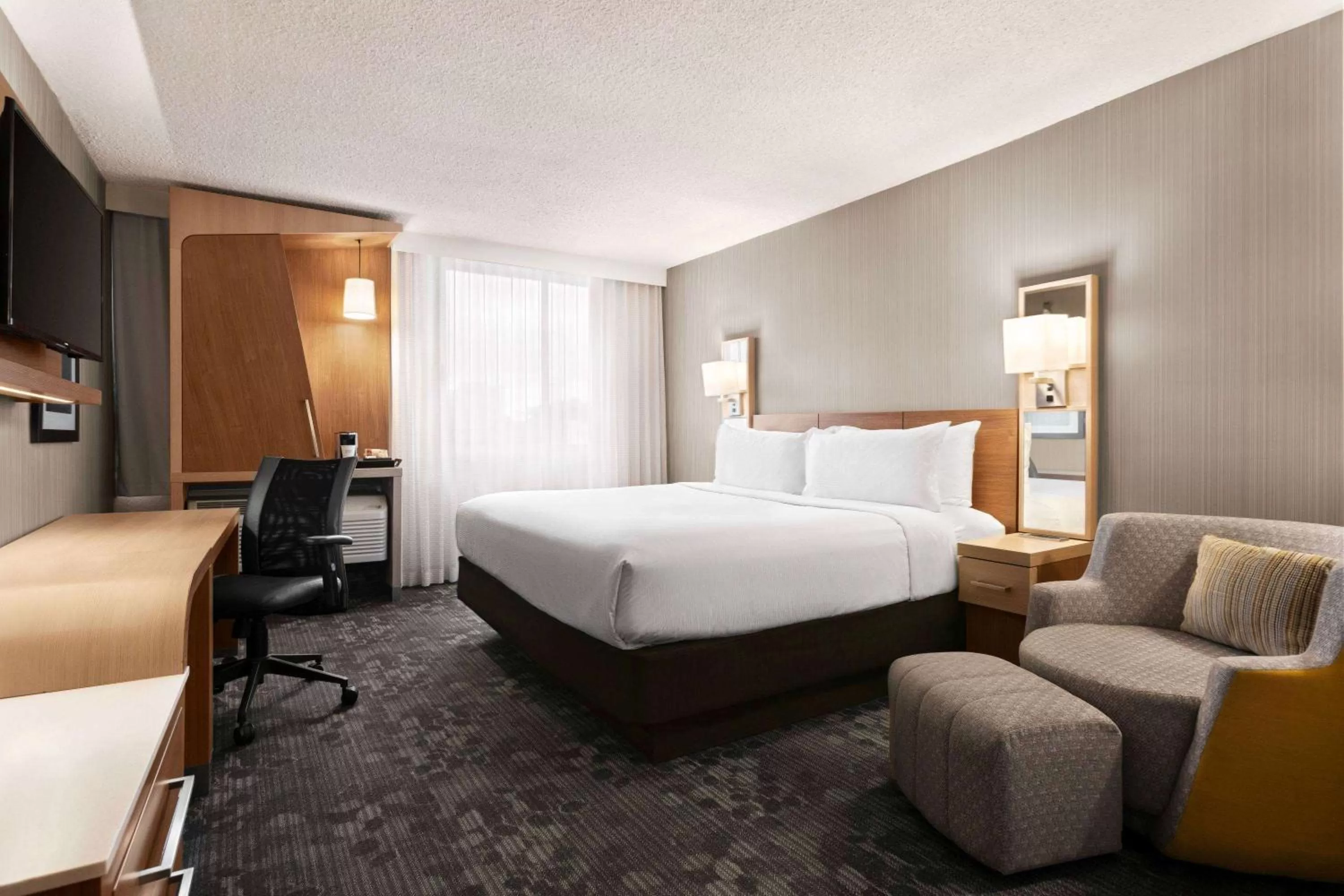 King Room - Disability Access in Wyndham Garden at Niagara Falls