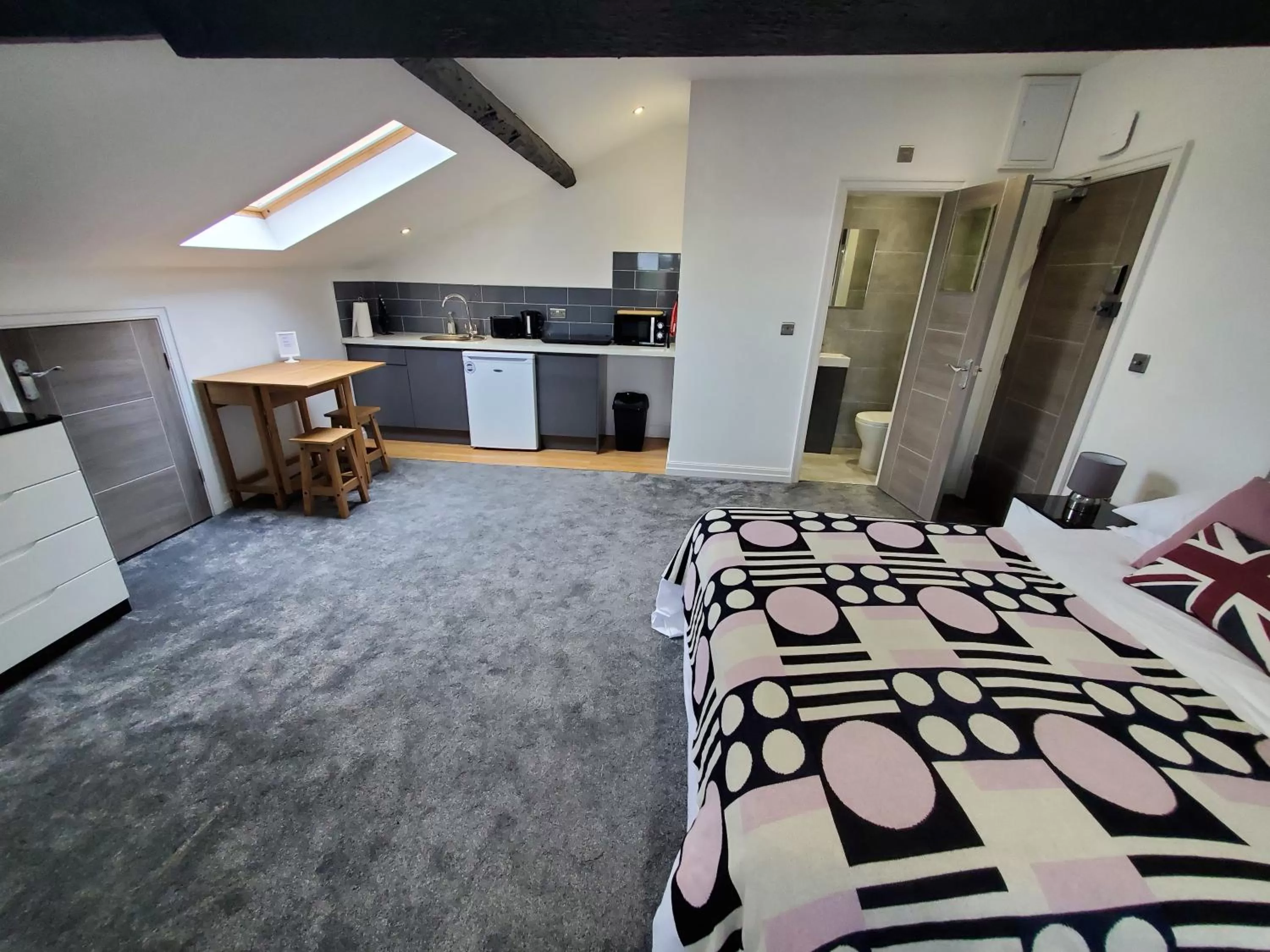 Photo of the whole room, Bed in The Ashcroft Studios & Apartments with Free Parking