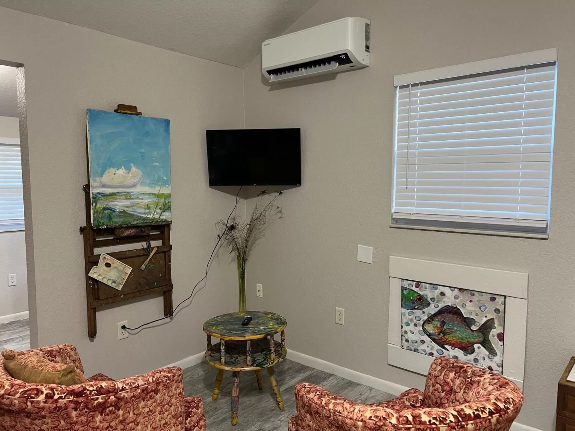Seating area in Nature Coast Inn & Cottages