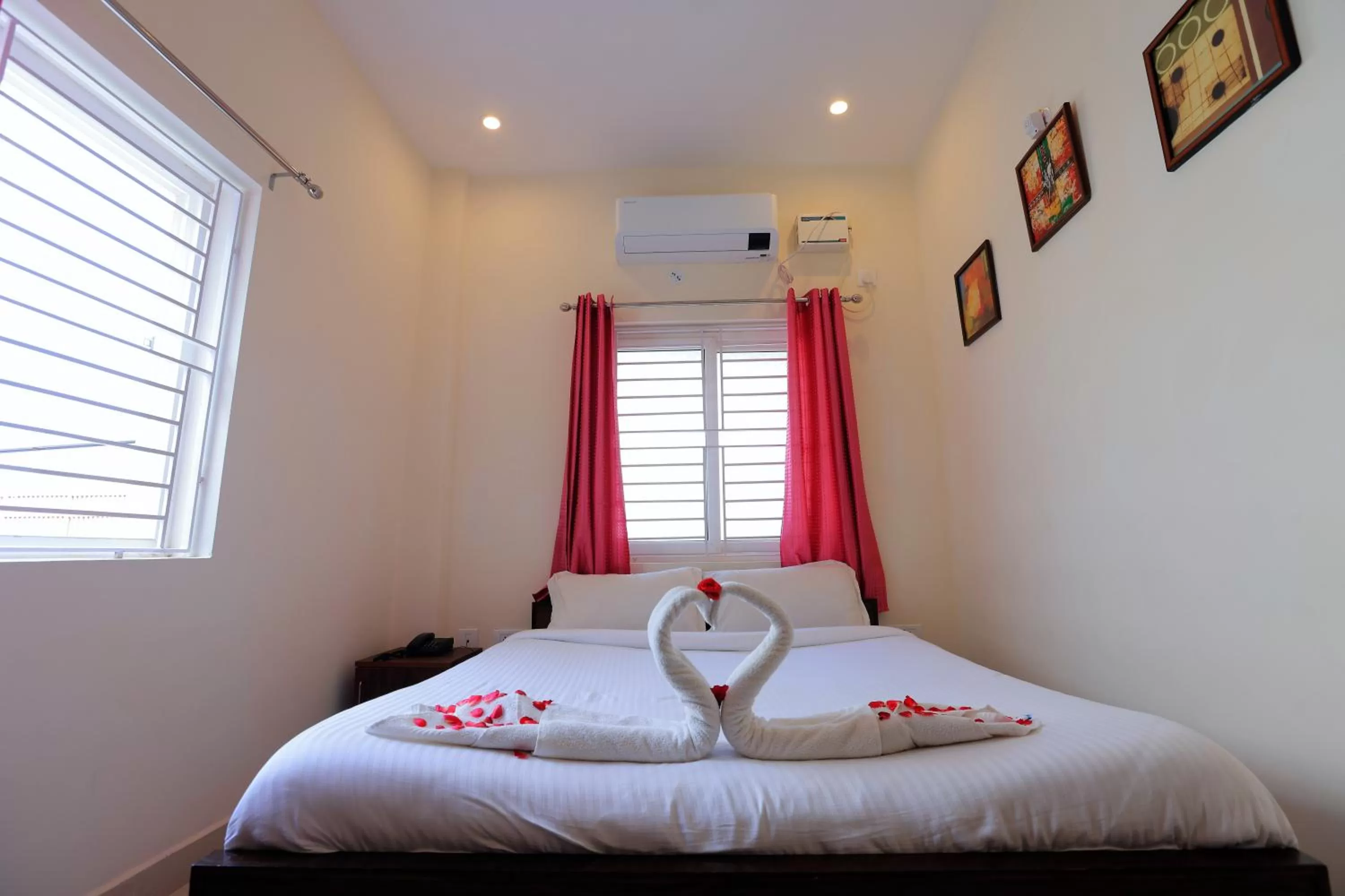 Photo of the whole room, Bed in Thiru Pavilion Retreat