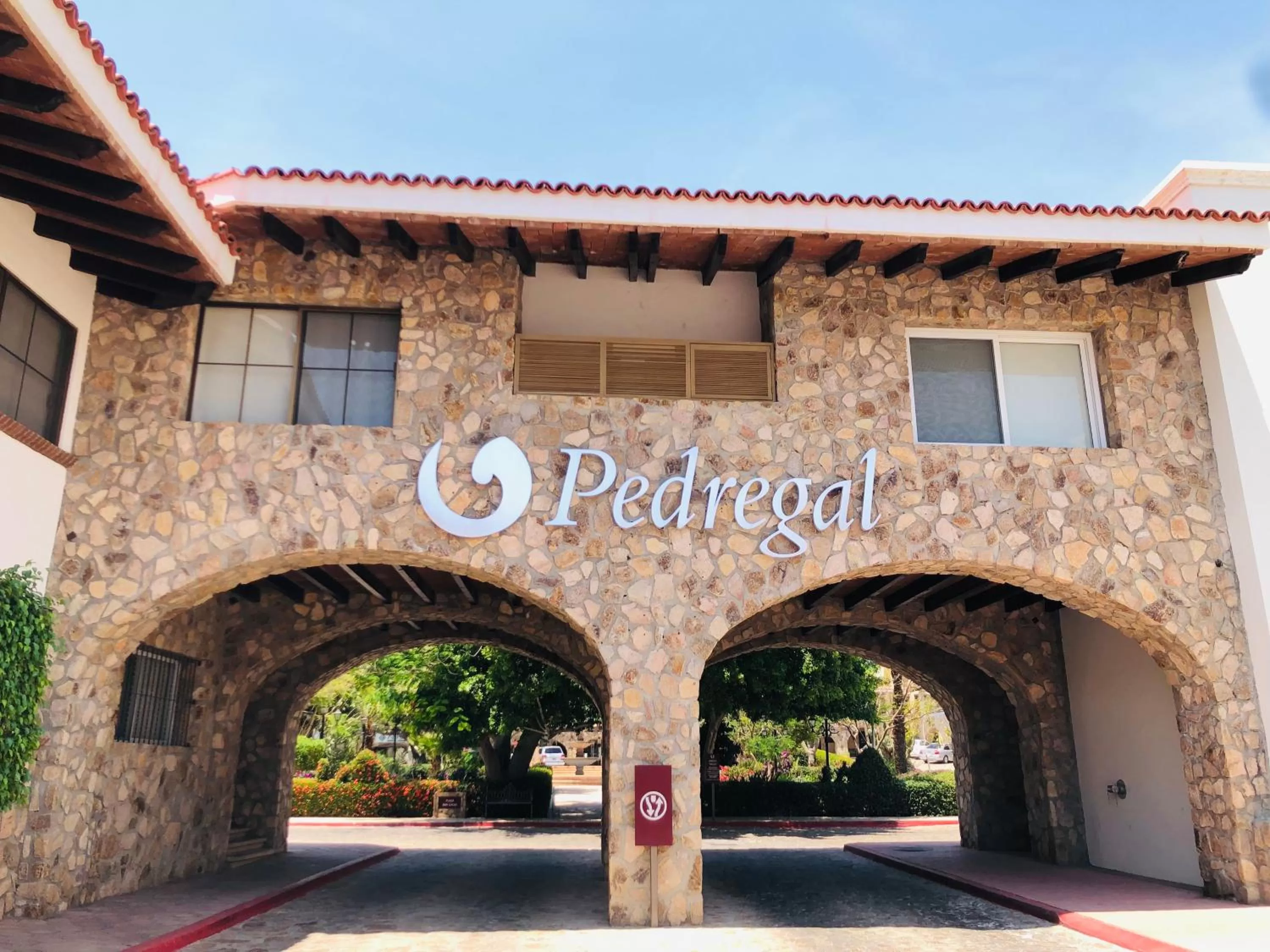 Facade/entrance in Pedregal Suites - Marina and Downtown