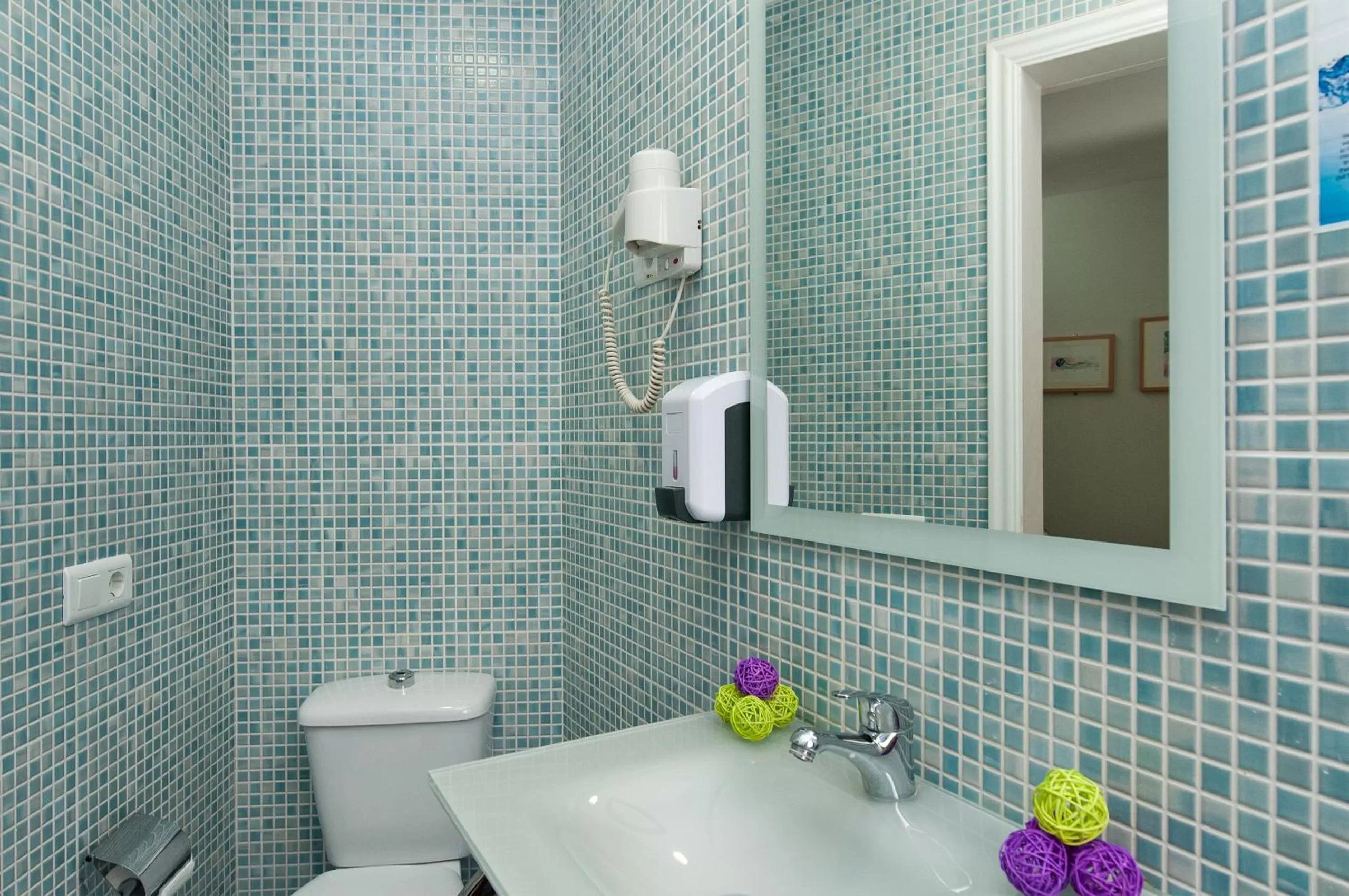 Bathroom in Hotel Apartamento Bajamar