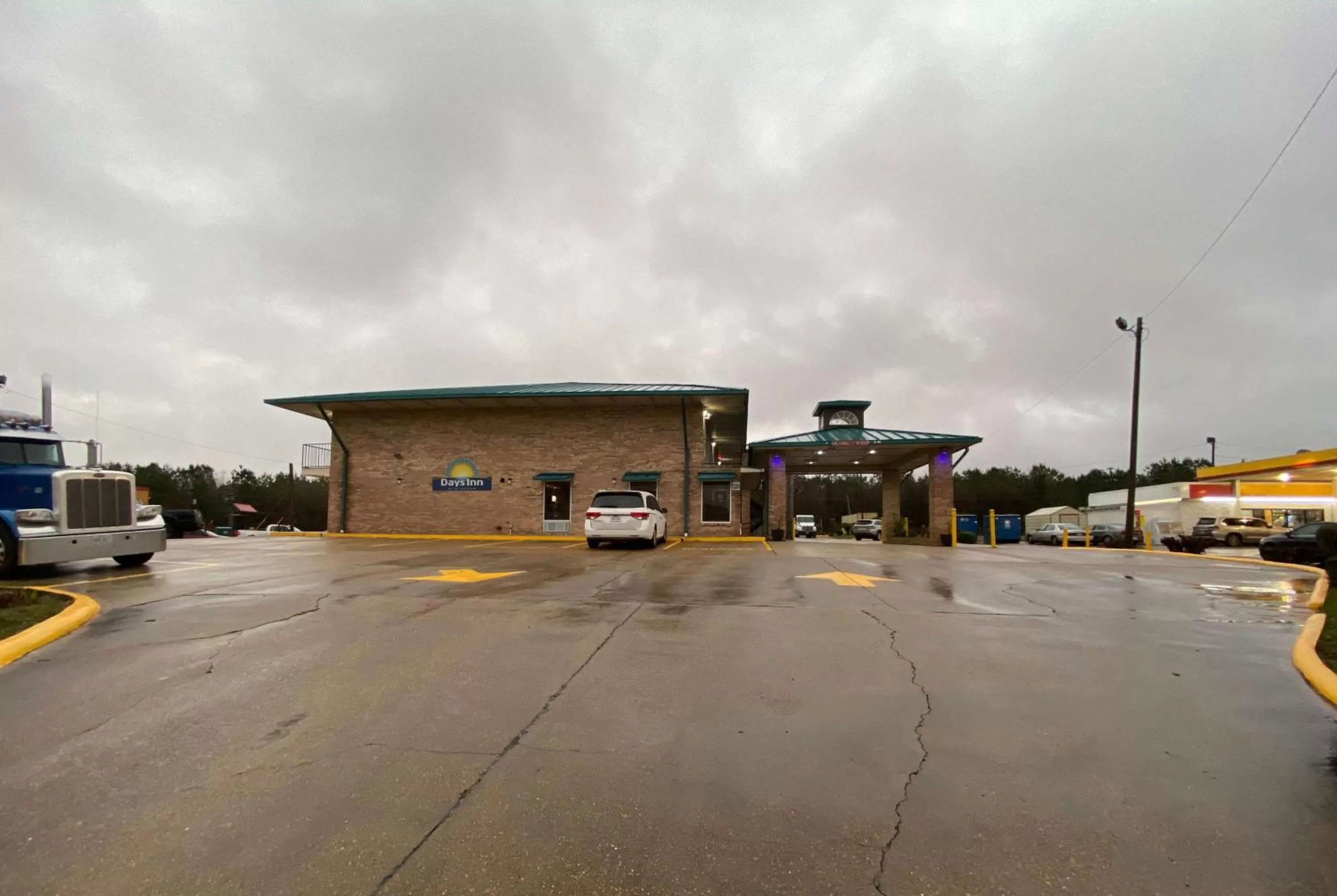 Property building in Days Inn by Wyndham Forest