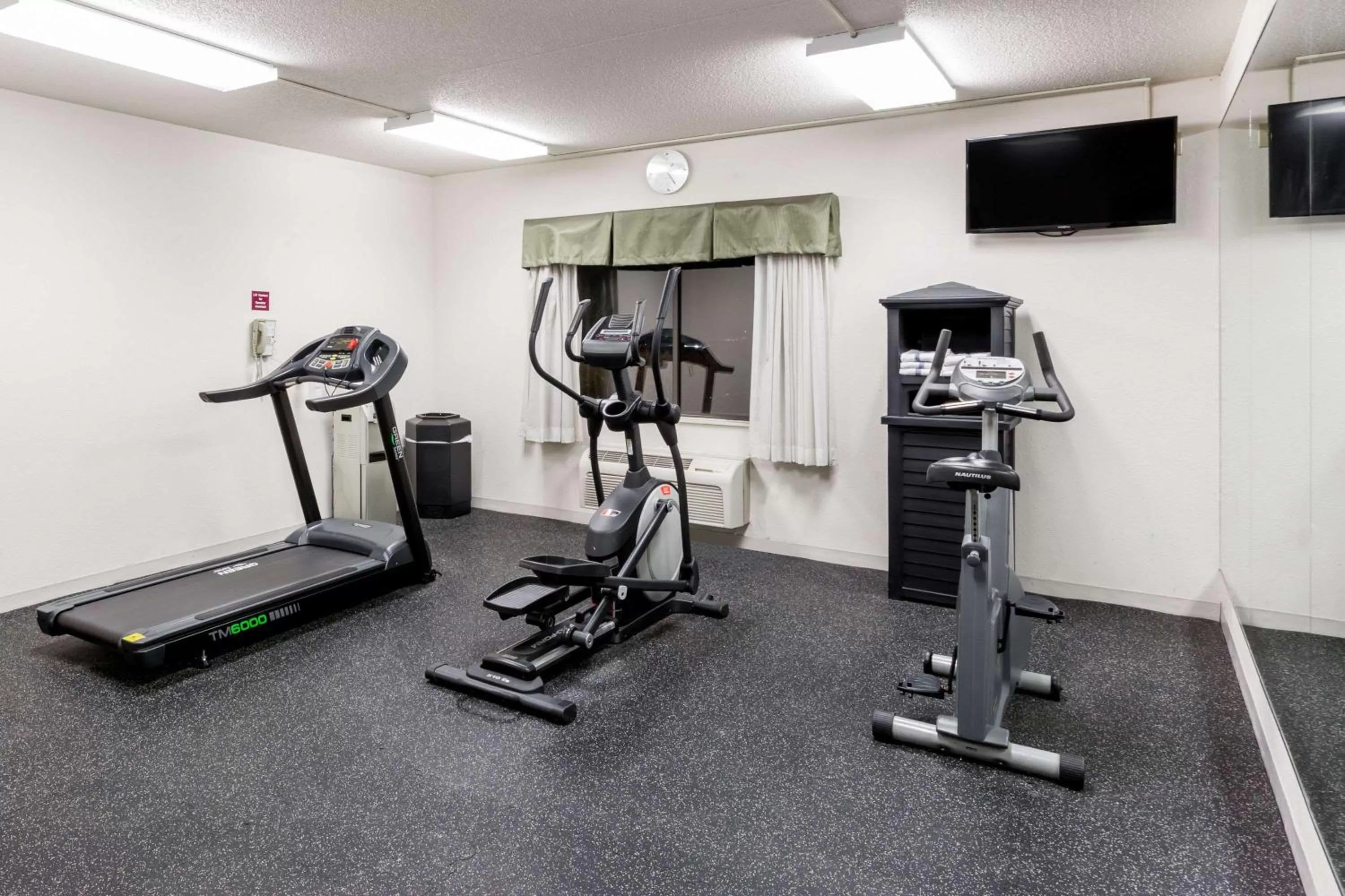 Fitness centre/facilities in Ramada by Wyndham Platte City KCI Airport