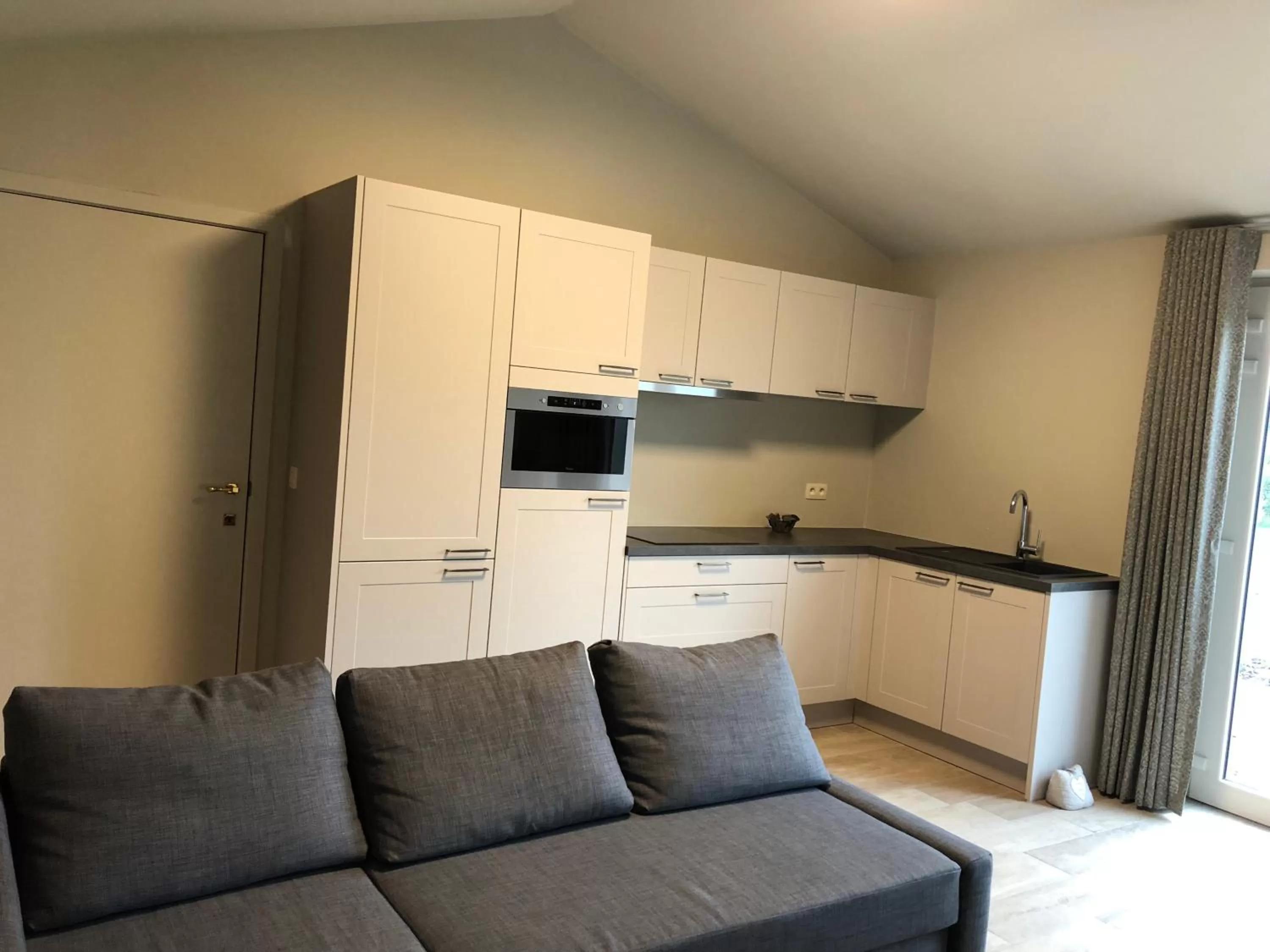 Property building, Kitchen/Kitchenette in B&B Het Vuchterhof