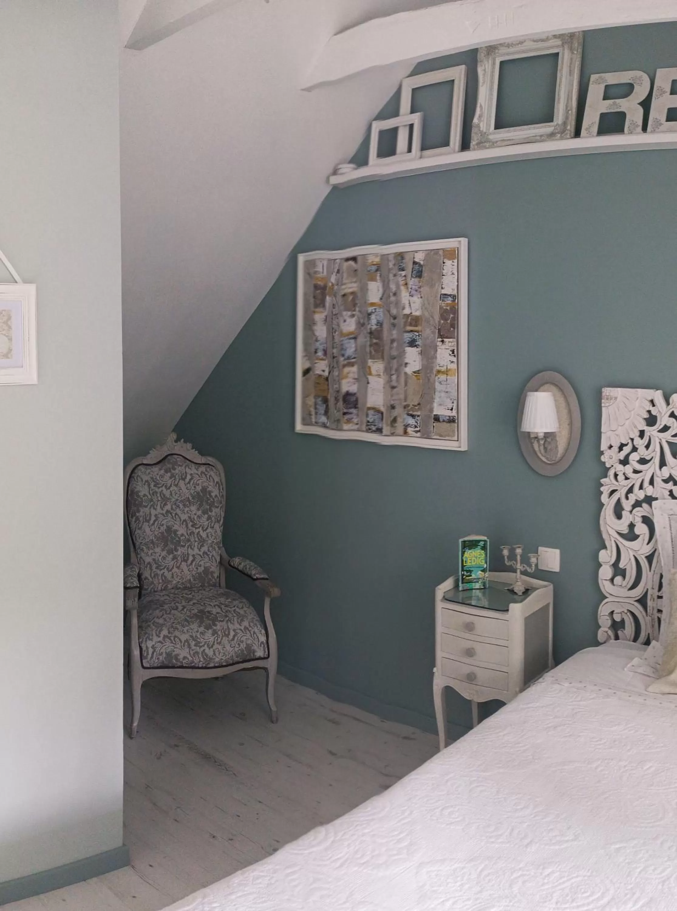 Bed in Les chambres de l'Atelier