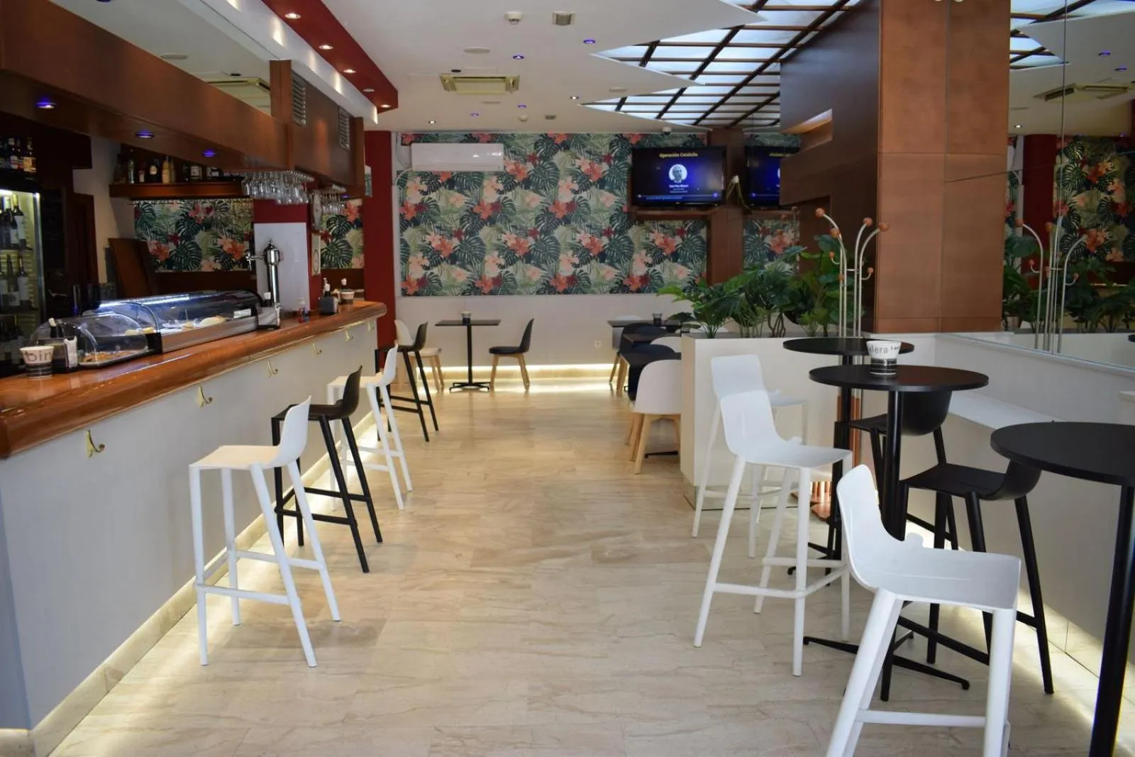 Lounge or bar in Hotel Alisi