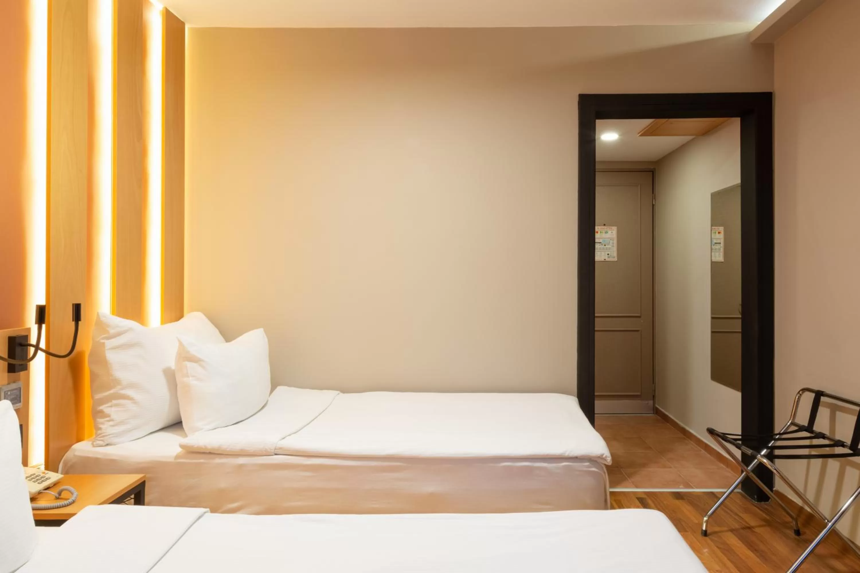 Photo of the whole room, Bed in Antik Hotel Istanbul