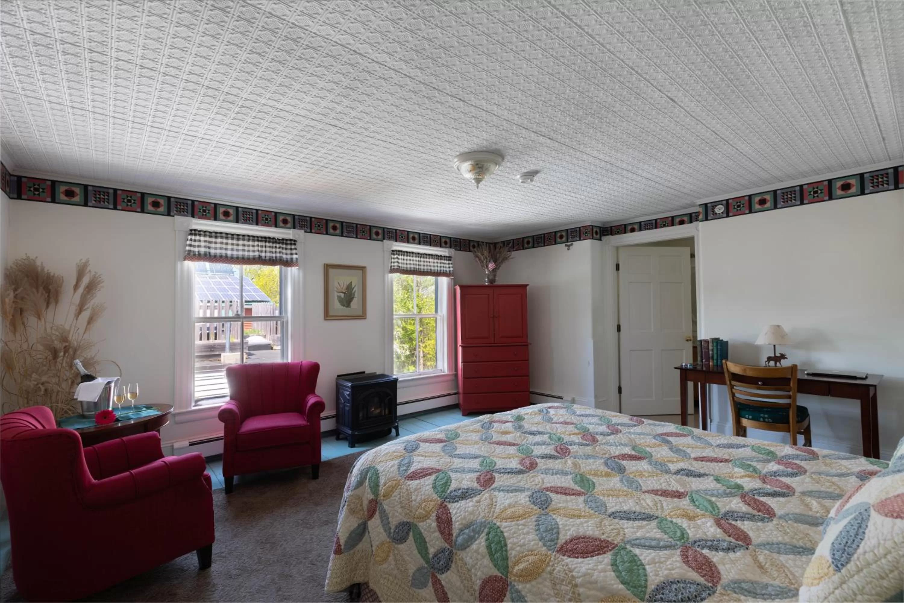 Photo of the whole room, Bed in Maple Hill Farm Inn