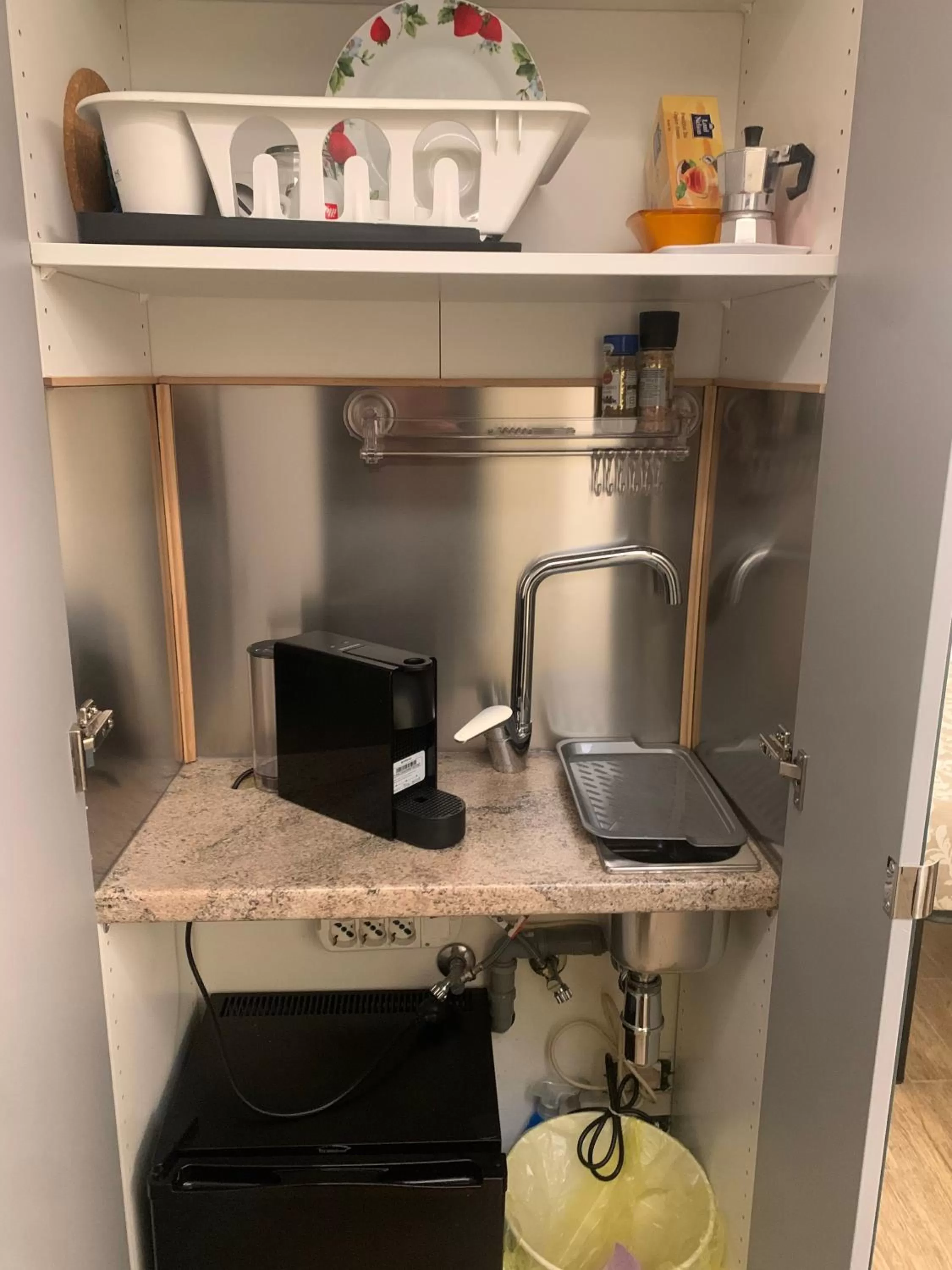 Kitchen or kitchenette, Kitchen/Kitchenette in GB apartments