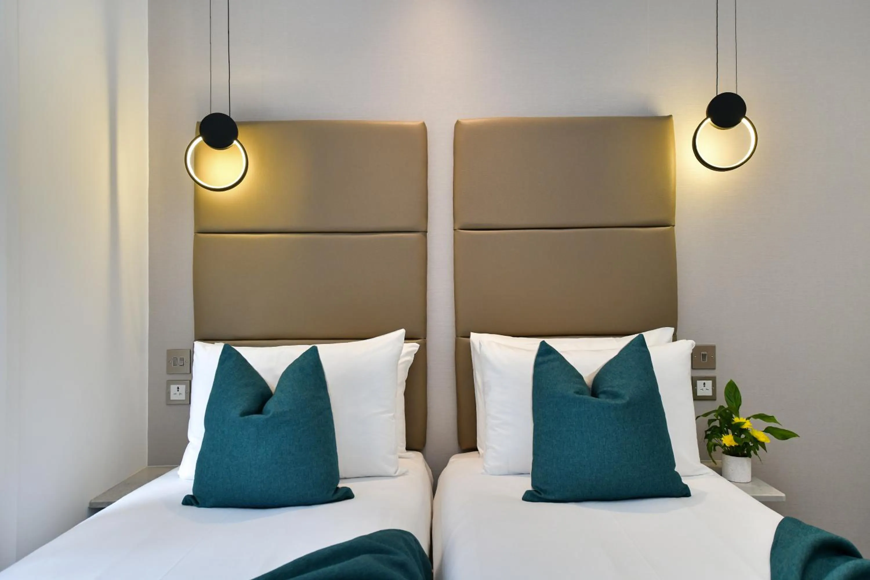 Bedroom in Queens Park Hotel