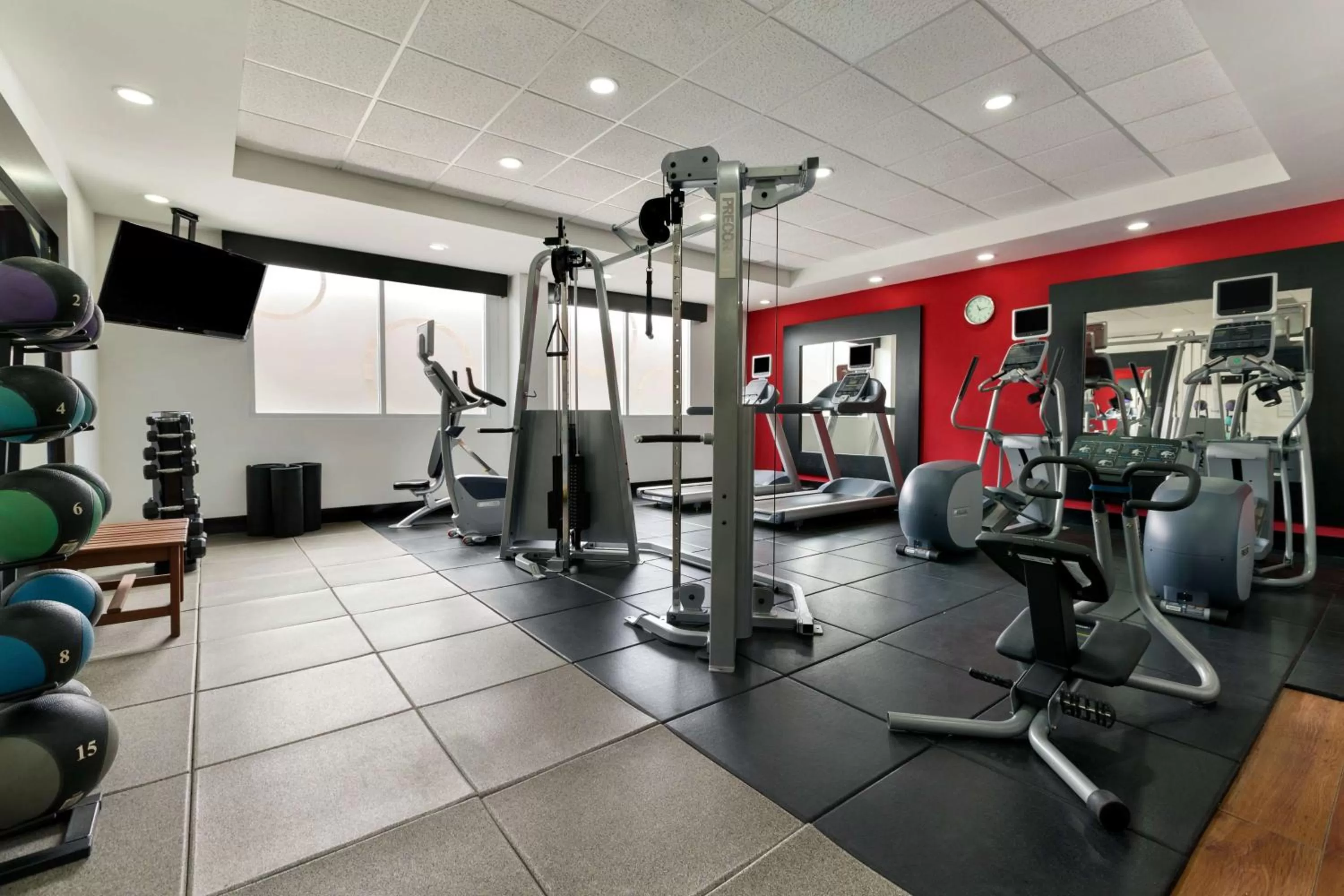 Fitness centre/facilities in DoubleTree by Hilton Queretaro