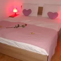 Photo of the whole room, Bed in Lugarnica