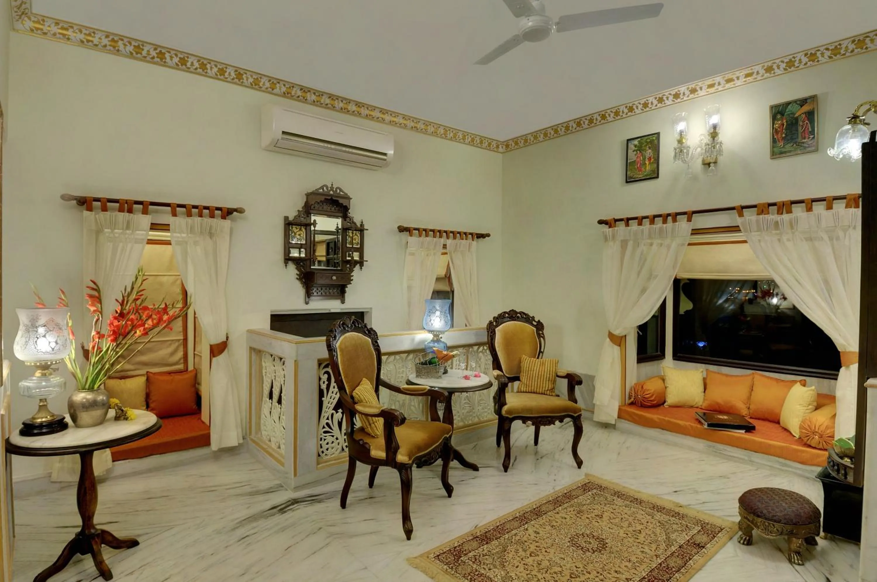 Seating area in Hotel Udai Kothi