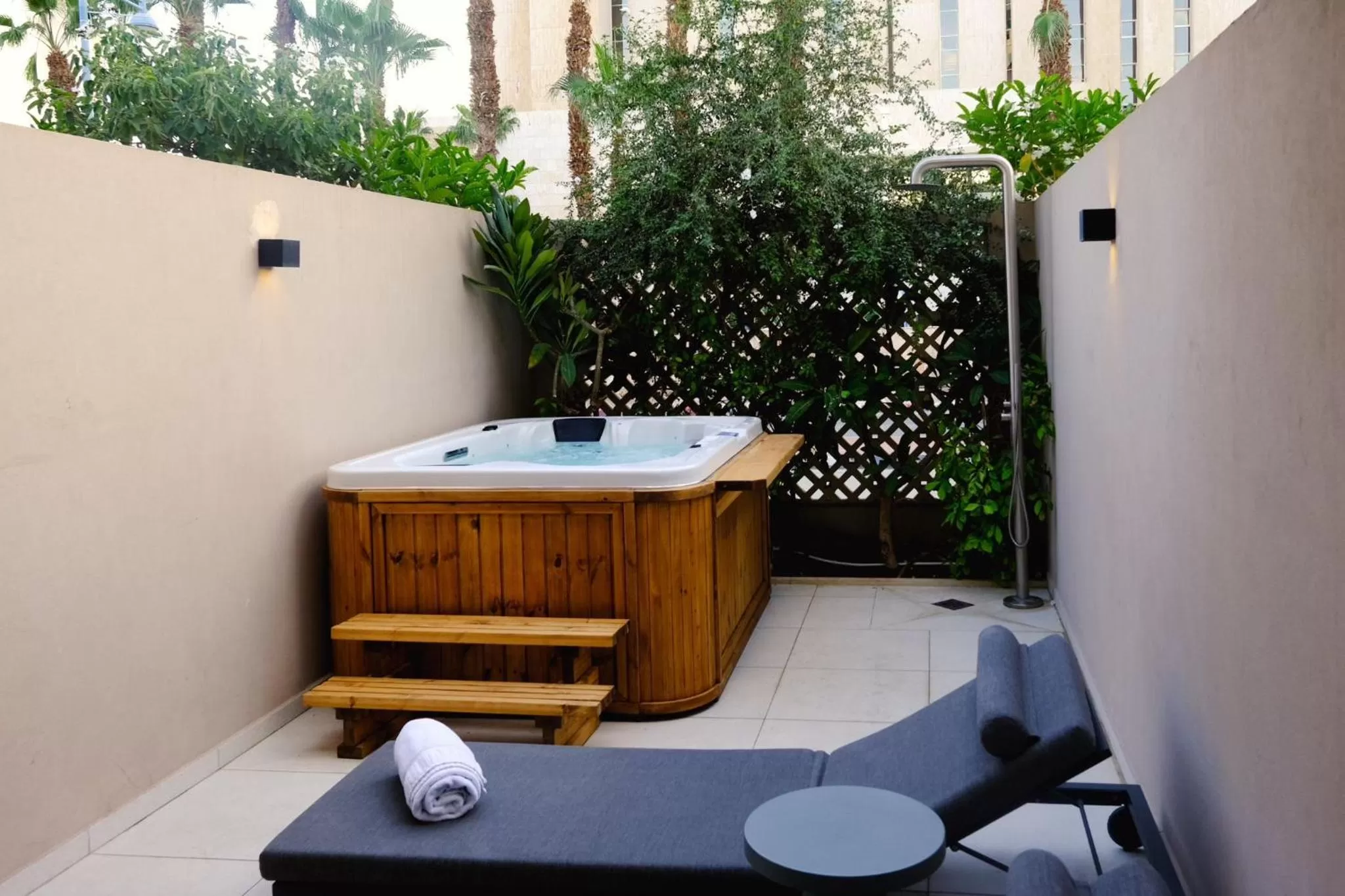 Hot Tub in NOW-VX adults only