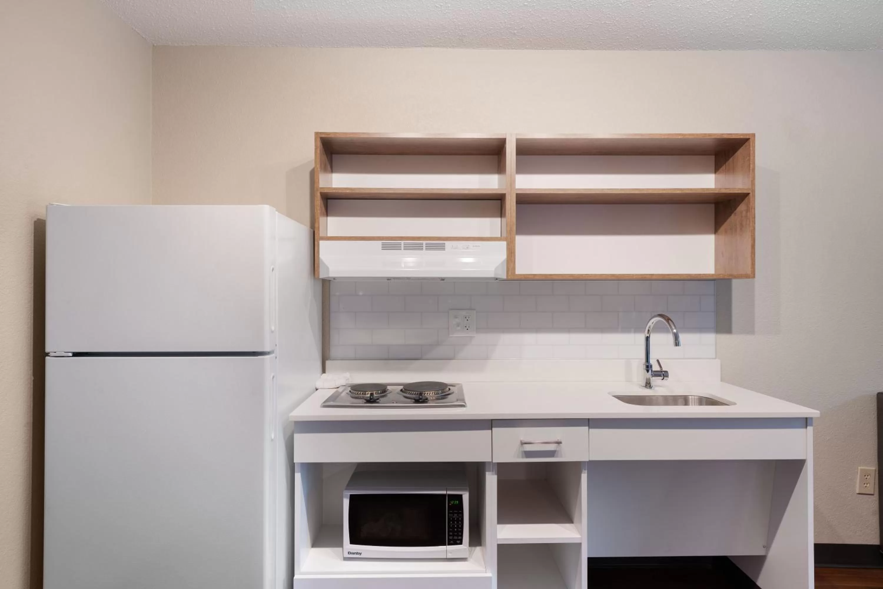 Kitchen or kitchenette in Extended Stay America Premier Suites - Oakland - Alameda