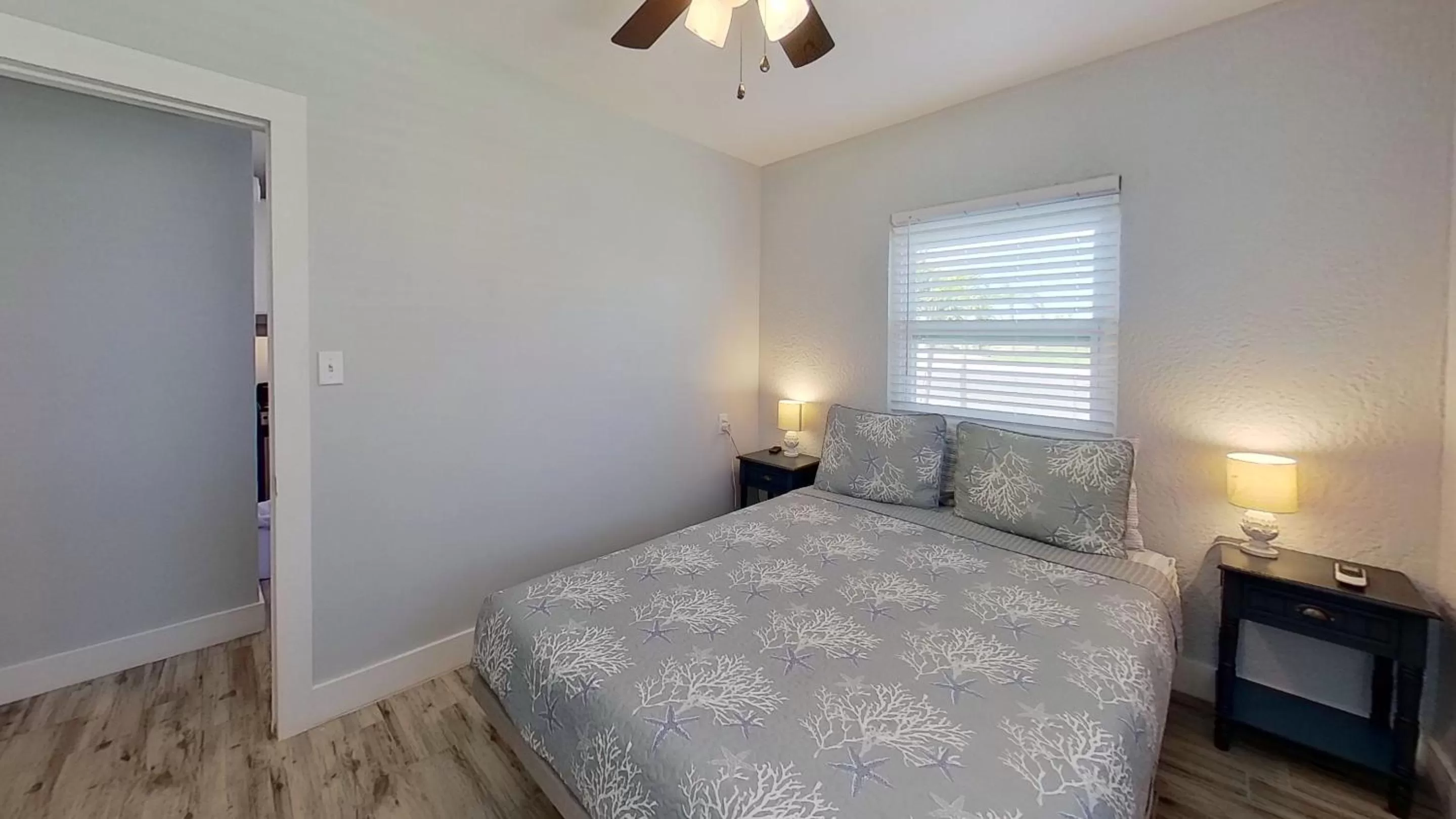 Bedroom, Bed in Matlacha on Shoreview