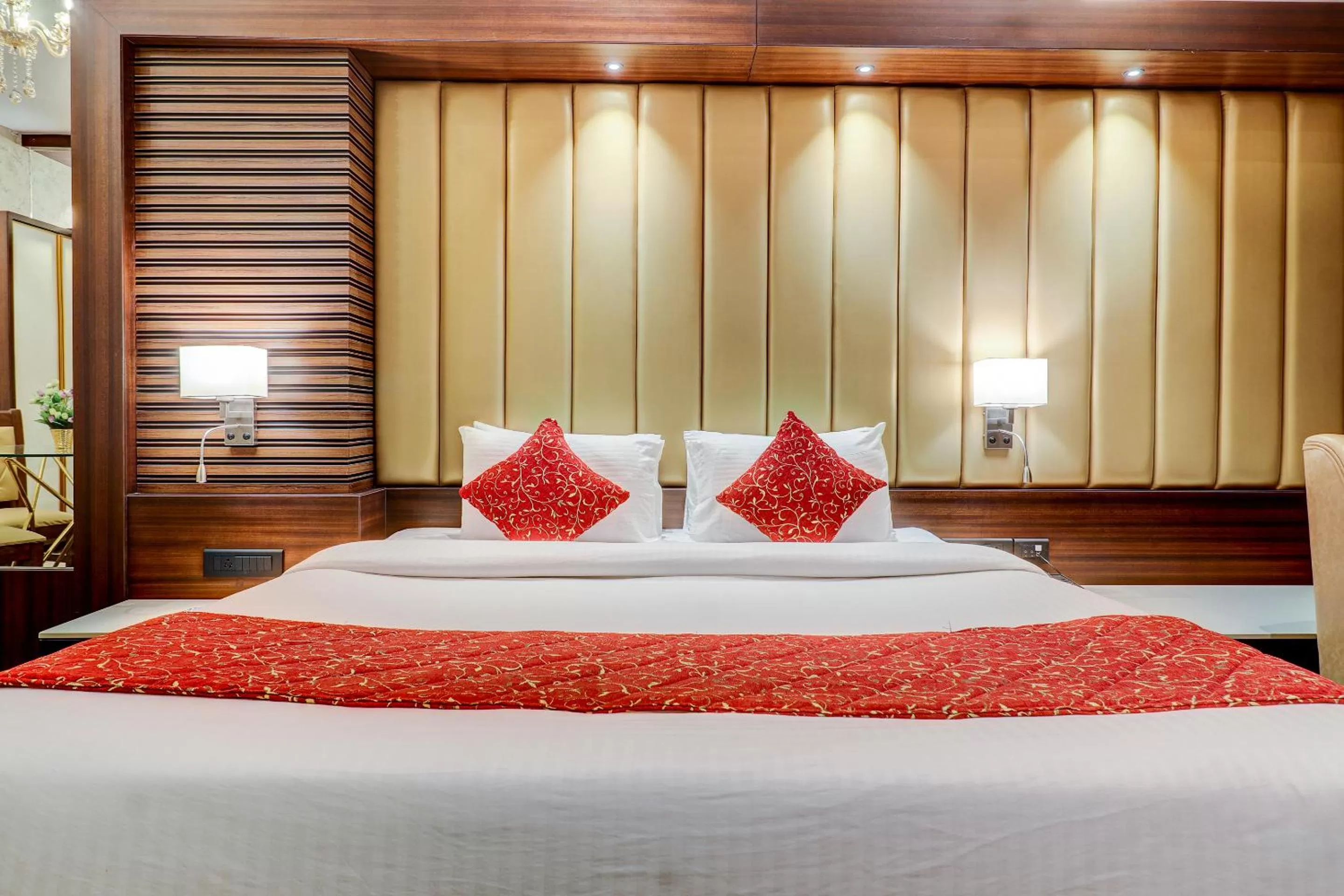 Bed in Hotel Gurudev Grand