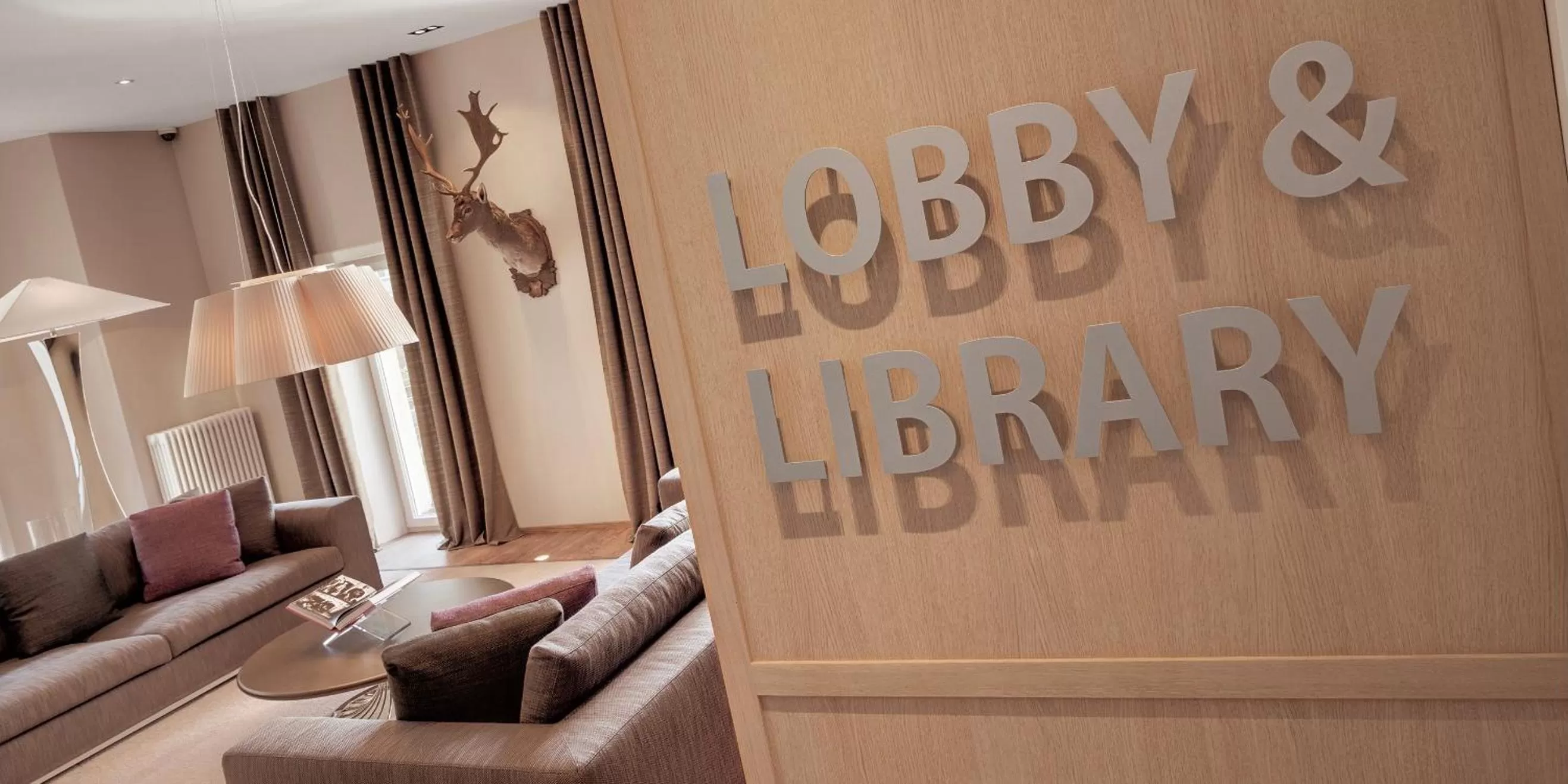 Library in Boutique Hotel Wellenberg