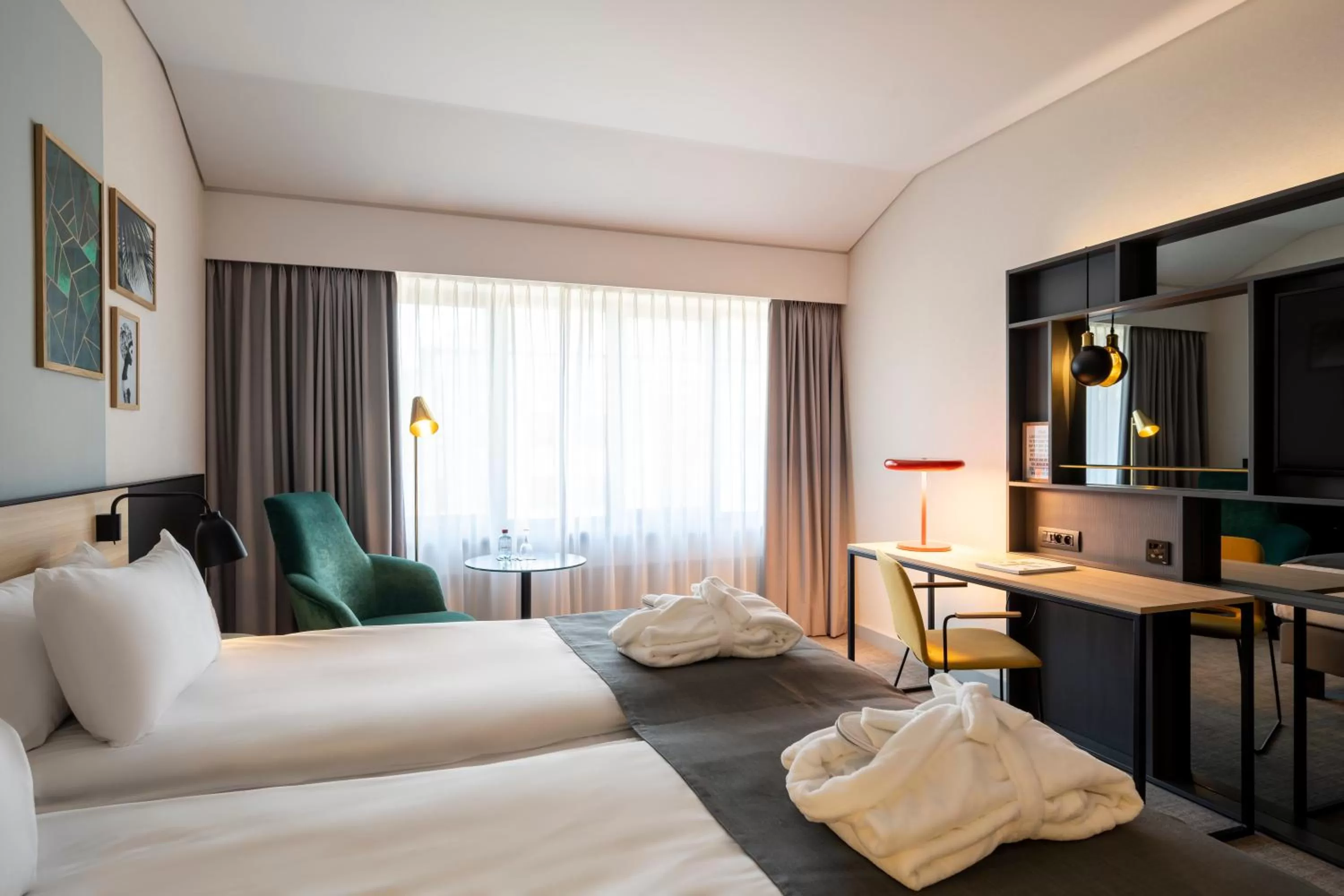 Photo of the whole room, Bed in Holiday Inn Hasselt by IHG