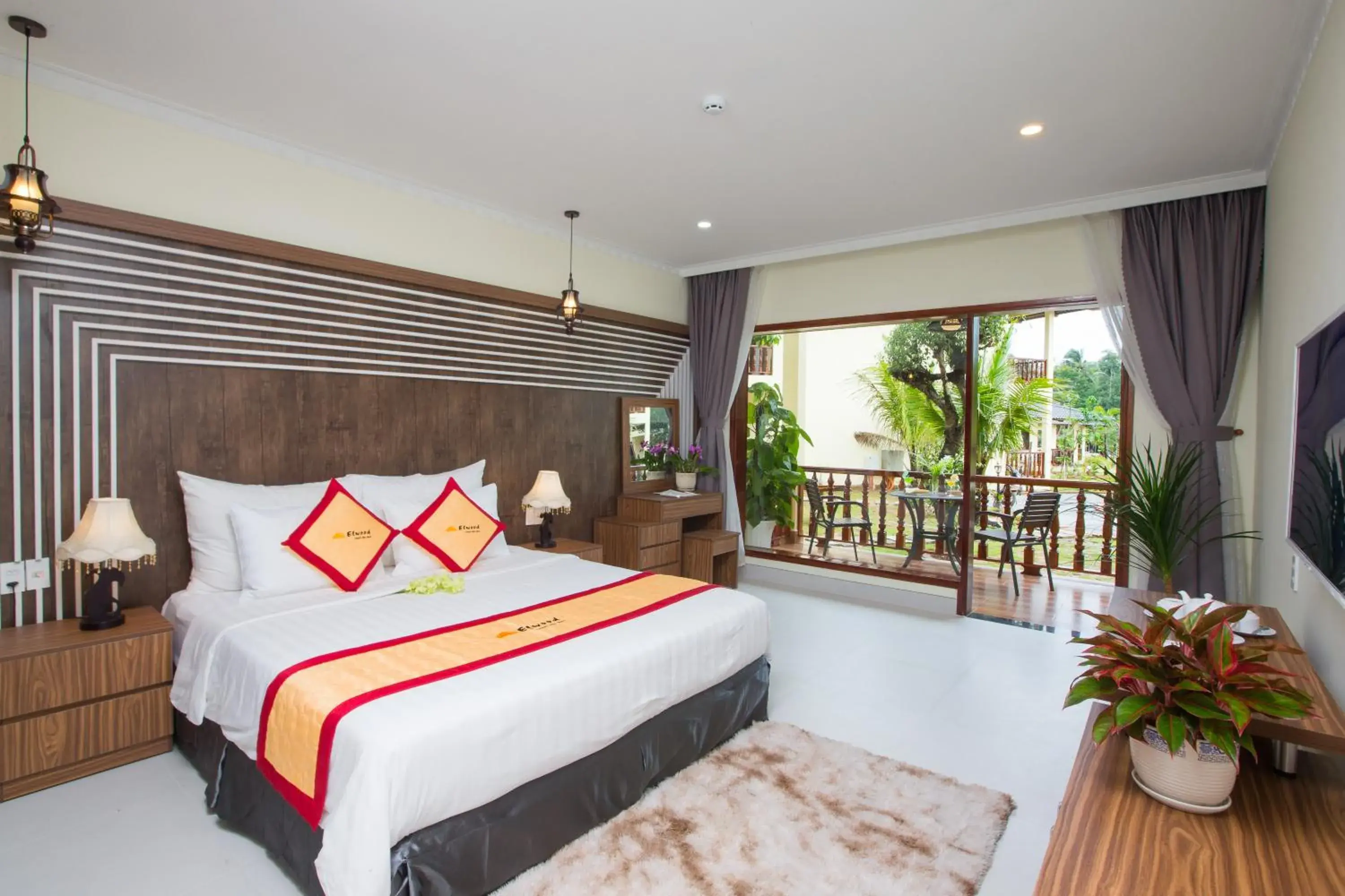 Deluxe Double or Twin Room in Elwood Premier Resort Phu Quoc Deluxe Double or Twin Room in Elwood Premier Resort Phu Quoc