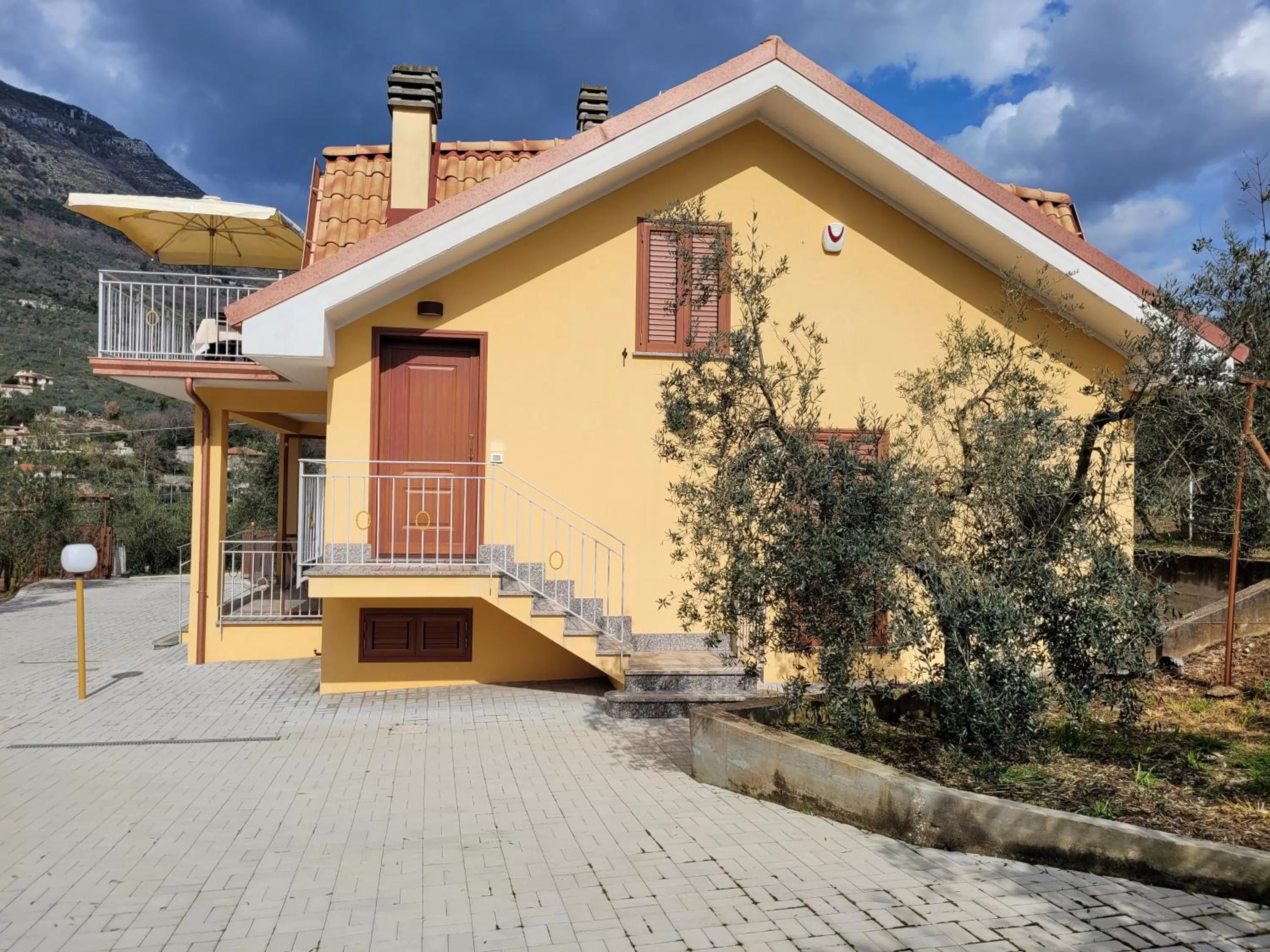 Alloggio turistico Magnifico Alessandro Valle Bernardo 04025 Lenola nei pressi di Fondi LT